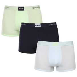 3PACK pánske boxerky Calvin Klein viacfarebné (NB4476-3U3) L, trenky.
Chcete boxerky, ktoré ponúkajú maximálne pohodlie, moderný dizajn a špičkovú kvalitu?
Prvotriedny materiál pre celodenné pohodlie
Tieto boxerky sú vyrobené z kombinácie polyesteru a elastanu, čo poskytuje dokonalú kombináciu mäkkosti, pružnosti a odolnosti.
Moderný dizajn a dokonalý strih
Minimalistický vzhľad s elastickým pásom dopĺňa logo Calvin Klein, ktoré dodáva boxerkám luxusný a sofistikovaný štýl.
Prečo si boxerky Calvin Klein zamilujete?

Ľahký a priedušný materiál: Ideálne na každodenné nosenie aj náročné športové aktivity.
Dlhšia nohavička: Poskytuje lepšie krytie a oporu, nezhrňuje sa a neškrtí.
Rýchloschnúce a odolné: Ideálne na aktívny životný štýl.
Nadčasový dizajn: minimalistický dizajn a luxusný vzhľad značky Calvin Klein.

Spodnú bielizeň Calvin Klein milujú ľudia na celom svete.
Pánska spodná bielizeň Calvin Klein patrí k stáliciam módneho priemyslu.
Ako sa starať o boxerky?
Aby si vaše boxerky zachovali dokonalý tvar a kvalitu čo najdlhšie, dodržiavajte tieto pokyny:

Praní: Doporučujeme prát na 30 °C s jemným pracím prostředkem.
Žehlení: Nedoporučuje se, aby nedošlo k poškození materiálu.
Sušenie: Sušenie v sušičke sa neodporúča, radšej sušte voľne na vzduchu.

Tip: Nájsť ten správny kus spodnej bielizne, ktorý vám dokonale padne, môže byť náročné.