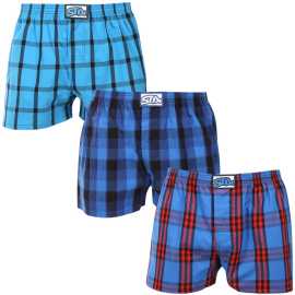 3PACK pánske trenky Styx klasická guma nadrozmer viacfarebné (3E010103) 3XL, trenírky.
Doprajte si štýl a pohodlie s pánskymi šortkami Styx v pestrých farbách a originálnom dizajne.
Mäkký materiál pre celodenné pohodlie
Šortky Styx sú vyrobené zo 100 % bavlny, ktorá ponúka mäkkosť a priedušnosť aj pri celodennom nosení.
Originálny dizajn a pohodlné nosenie
Šortky Styx vnesú do vášho šatníka hravosť a jedinečný štýl vďaka odvážnym farbám a originálnym potlačiam.
Prečo si zaobstarať šortky Styx?

Vyrobené v Českej republike s dôrazom na kvalitu a precíznosť.


Materiál zo 100 % bavlny pre mäkkosť a pohodlie.


Originálne a zábavné vzory, ktoré vás odlíšia.

Kvalita z Českej republiky, to je spodná bielizeň Styx
Spodná bielizeň Styx sa kompletne vyrába v Českej republike.
Ako sa starať o šortky Styx
Ak chcete zachovať kvalitu a pohodlie svojich šortiek, postupujte podľa týchto pokynov:

Pranie: Perte pri maximálnej teplote 30 °C, aby ste zachovali intenzívne farby a mäkkosť bavlny.


Sušenie: Neodporúčame sušenie v bubnovej sušičke, radšej ich nechajte voľne uschnúť na vzduchu.


Žehlenie: Šortky môžete žehliť pri nízkej teplote, aby mali hladký vzhľad.

Tip: Staňte sa expertom na údržbu spodnej bielizne vďaka tipom v našom článku a doprajte svojim obľúbeným kúskom starostlivosť, akú si zaslúžia.