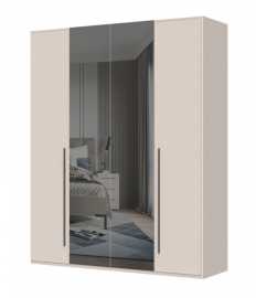 Štvordverová šatníková skriňa so zrkadlom baptiste - béžová.

 

Kľúčové vlastnosti:


	Elegantný dizajn: Moderné línie v luxusnej kašmírovej farbe s matným finishom, doplnené kávovo hnedými úchytkami, dodávajú skrini jedinečný vzhľad.
	Vysoko kvalitné materiály: Skriňa je vyrobená z lamina s hrúbkou 18-25 mm v kombinácii s MDF doskou na čelá dverí a zásuviek.
	Soft close systém: Tiché a pomalé dovieranie dvierok a zásuviek pre komfortné používanie.
	Odolný povrch: Povrch je upravený UV lakom, ktorý je až 5x odolnejší ako bežný lak.
	Vnútorné usporiadanie: Skriňa obsahuje niekoľko políc a dve šatníkové tyče, ktoré poskytujú dostatok úložného priestoru pre všetko šatstvo.
	Zrkadlové dvierka: Prostredné dvierka sú opatrené zrkadlom, čo pridáva na praktickosti a opticky zväčšuje priestor.
	Nastaviteľné nôžky: Umožňujú ľahké vyrovnanie skrine aj na nerovnom povrchu.


Varianty a doplnky:


	Skriňa je k dispozícii v troch variantoch: základná, s rámom a s LED osvetlením.
	Možnosť dokúpenia kompatibilných doplnkov, ako sú LED osvetlenie, police a ďalšie vychytávky, ktoré nájdete v súvisiacich produktoch.


Rozmery:


	182 x 224 x 56 cm (šírka, výška, hĺbka)


Kolekcia Baptiste je synonymom pre komfort a luxus, ktorý si zaslúžite.
Vybavte svoj domov s kolekciou Baptiste a užite si kombináciu elegancie, funkčnosti a kvality.

 