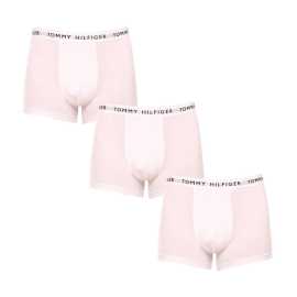 3PACK pánske boxerky Tommy Hilfiger biele (UM0UM02203 0VL) L, trenky.
Doprajte si nadčasový štýl a špičkový komfort s pánskymi boxerkami od značky Tommy Hilfiger.
Prémiový materiál pre maximálne pohodlie
Boxerky Tommy Hilfiger sú vyrobené z jemnej, na dotyk veľmi príjemnej bavlny s prímesou elastanu, ktorý im dodáva pružnosť a dlhú životnosť.
Ikonyický štýl a precízny strih
Boxerky majú dlhšie nohavičky, ktoré sa nevyhrávajú a poskytujú dostatočné zakrytie a komfort.
Prečo by vám boxerky Tommy Hilfiger nemali chýbať

Prémiová bavlna s elastanom: Mäkká, priedušná a pohodlná na celodenné nosenie.
Dlhšie nohavičky a vyšívaný guma: Stabilita, štýl a žiadne rolovanie.
Elegantný a nadčasový dizajn: Skvelé na každodenné aj špeciálne príležitosti.

Spodná bielizeň Tommy Hilfiger je zárukou najvyššej kvality
Značka Tommy Hilfiger sa stala ikonou amerického obliekania pred takmer 40 rokmi a jej farebnosť v odtieňoch modrej, červenej a bielej je rozpoznateľná na prvý pohľad.
Ako sa starať o boxerky Tommy Hilfiger

Pranie: Per na 30 °C.
Sušenie: Boxerky možno sušiť v sušičke pri nízkej teplote.
Žehlenie: V prípade potreby je možné ich žehliť na nižšiu teplotu.

Tip: Nájdenie ideálneho kúsku spodnej bielizne môže byť niekedy náročné.