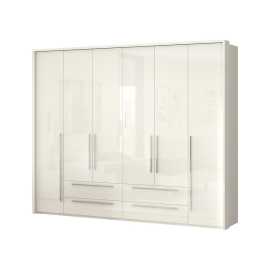 Šesťdverová skriňa tiana-béžová - p6/pn základná.

 

Všetky viditeľné strany skrine sú potiahnuté vysoko lesklým UV lakom, ktorý je štyrikrát odolnejší voči fyzickému poškodeniu v porovnaní so štandardným lakom, v tomto prípade odtieňom v teplej béžovej farbe.

 

Varianty šesťdverových skríň bez zásuviek:


	P6/PN - Skriňa v základnom prevedení - 272x224x56cm (š, v, h), hmotnosť 232,17kg
	P6A/PN - Skriňa obohatená o ozdobný rám – 277x226x60cm (š, v, h), hmotnosť 254,47kg
	P6A/PN - Skriňa obohatená o ozdobný rám s osvetlením – 277x226x60cm (š, v, h), hmotnosť 255,12kg


Skriňa sa skladá z troch rovnakých dvojdverových častí, ktoré obsahujú vždy tri široké police a jednu širokú šatníkovú tyč.

 

Varianty šesťdverových skríň s jednou zásuvkovou časťou:


	P62/PN - Skriňa v základnom prevedení - 272x224x56cm (š, v, h), hmotnosť 238,88kg
	P62A/PN - Skriňa obohatená o ozdobný rám – 277x226x60cm (š, v, h), hmotnosť 261,18kg
	P62B/PN - Skriňa obohatená o ozdobný rám s osvetlením – 277x226x60cm (š, v, h), hmotnosť 261,83kg


Dvojdverové časti bez zásuviek obsahujú vždy tri široké police a jednu širokú šatníkovú tyč.

 

Varianty šesťdverových skríň s dvoma zásuvkovými časťami po stranách:


	P64-2/PN - Skriňa v základnom prevedení - 272x224x56cm (š, v, h), hmotnosť 245,59kg
	P64A-2/PN - Skriňa obohatená o ozdobný rám – 277x226x60cm (š, v, h), hmotnosť 267,89kg
	P64B-2/PN - Skriňa obohatená o ozdobný rám s osvetlením – 277x226x60cm (š, v, h), hmotnosť 268,54kg


Dvojdverové časti so zásuvkami ponúkajú okrem dvoch zásuviek aj jednu policu a jednu šatníkovú tyč.

 

Varianty šesťdverových skríň s dvoma zásuvkovými časťami uprostred:


	P64/PN - Skriňa v základnom prevedení - 272x224x56cm (š, v, h), hmotnosť 261,77kg
	P64A/PN - Skriňa obohatená o ozdobný rám – 277x226x60cm (š, v, h), hmotnosť 284,07kg
	P64B/PN - Skriňa obohatená o ozdobný rám s osvetlením – 277x226x60cm (š, v, h), hmotnosť 284,72kg


Každá z dvojdverových častí so zásuvkami ponúka okrem dvoch zásuviek aj jednu policu a jednu šatníkovú tyč.

 

Varianty šesťdverových skríň s tromi zásuvkovými časťami:


	P66/PN - Skriňa v základnom prevedení - 272x224x56cm (š, v, h), hmotnosť 252,3kg
	P66A/PN - Skriňa obohatená o ozdobný rám – 277x226x60cm (š, v, h), hmotnosť 274,6kg
	P66B/PN - Skriňa obohatená o ozdobný rám s osvetlením – 277x226x60cm (š, v, h), hmotnosť 275,25kg


Každá z dvojdverových častí so zásuvkami ponúka okrem dvoch zásuviek aj jednu policu a jednu šatníkovú tyč.

 

Pomocou doplnkového vybavenia, ktoré nájdete v súvisiacom tovare nižšie, si môžete každú zo skríň ešte viac prispôsobiť svojim potrebám.

Všetky produkty z kolekcie Tiana nájdete nižšie v súvisiacom tovare.