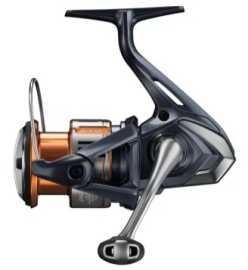 Shimano navijak nasci fd 2500s hg.
 Vďaka konštrukcii G Free Body má Nasci štíhly profil, ktorý je nielen vizuálne atraktívny, ale zároveň dokazuje precízne strojárske spracovanie.
 Nasci je navijak, ktorý zvládne všetko - dokonale spája špičkový výkon s dostupnou cenou.
 Výkon Nasci je ešte vyšší vďaka moderným technológiám, ktoré ho jasne odlišujú od konkurencie v rovnakej cenovej triede.
 V ponuke je 12 modelov, takže si vyberie každý rybár.
 Návin na 1 otočenie kľučky: 91 cm