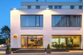 Česká republika Praha a okolie Golf 5 dňový pobyt Raňajky Vlastná April 2026 ( 1/04/26- 5/04/26)