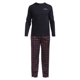 Pánske pyžamo Tommy Hilfiger viacfarebné (UM0UM03360 0U7) XL.
Vychutnajte si luxusné pohodlie počas nočného odpočinku s týmto pánskym pyžamom Tommy Hilfiger.
Kvalitná bavlna pre prirodzené pohodlie
Pyžamo je vyrobené zo 100 % bavlny, ktorá zaručuje mäkkosť, priedušnosť a príjemný pocit na pokožke.
Moderný vzhľad a pohodlný strih
Tielko s dlhými rukávmi v jednofarebnom vyhotovení dopĺňa decentné logo Tommy Hilfiger na hrudi.
Prečo si pyžamo Tommy Hilfiger zamilujete

100% bavlna: Mäkká, priedušná a jemná k pokožke.
Elegantný dizajn: Tlmené farby a klasický károvaný vzor v modernom dizajne.
Voľný strih: Pre pohodlný spánok a relaxáciu doma.

Spodná bielizeň Tommy Hilfiger zaručuje najvyššiu kvalitu
Značka Tommy Hilfiger sa takmer pred 40 rokmi stala ikonou amerického obliekania a jej farebnosť v tónoch modrej, červenej a bielej je rozpoznateľná na prvý pohľad.
Ako sa starať o pánske pyžamo Tommy Hilfiger
Aby vaše obľúbené pyžamo vydržalo dlho v perfektnom stave, odporúčame dodržiavať tieto pokyny.

Pranie: Pyžamo perte pri 40 °C.
Sušenie: Nesušiť v sušičke.
Žehlenie: Žehliť pri strednej teplote, ideálne naruby, aby sa ochránili potlače a farby.

Tip: Staňte sa expertom na údržbu spodnej bielizne vďaka radám v našom článku a doprajte svojim obľúbeným kúskom starostlivosť, ktorú si zaslúžia.