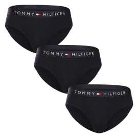 3PACK pánske slipy Tommy Hilfiger modré (UM0UM03182 0SY) L.
Vychutnajte si pohodlie, na ktoré sa môžete spoľahnúť každý deň, a zároveň štýl, ktorý je synonymom americkej elegancie.
Prémiový materiál pre vaše maximálne pohodlie
Slipy sú vyrobené z bavlny s prímesou elastanu, čo je osvedčená kombinácia pre spodnú bielizeň.
Nadčasový štýl pre milovníkov minimalizmu
Typický čistý dizajn značky Tommy Hilfiger je doplnený vytkávanou gumou s logom, ktorá pridáva slipom moderný a štýlový akcent.
Prečo by ste mali určite vyskúšať slipy Tommy Hilfiger

Prémiový materiál: Vysoký podiel bavlny pre prirodzený komfort a priedušnosť.
Ikona Tommy Hilfiger: Vytkávaná guma s logom dodáva štýlový a moderný vzhľad.
Univerzálne použitie: Ideálny strih pre každú príležitosť, od každodenného nosenia až po šport.

Spodná bielizeň Tommy Hilfiger je zárukou najvyššej kvality
Značka Tommy Hilfiger sa stala ikonou amerického obliekania pred takmer 40 rokmi a jej farebnosť v odtieňoch modrej, červenej a bielej je rozpoznateľná na prvý pohľad.
Ako sa starať o slipy Tommy Hilfiger
Aby vám spodná bielizeň dlho slúžila, odporúčame dodržiavať nasledujúce pokyny.

Pranie: Slipy perte na 40 °C.
Sušenie: Slipy môžete sušiť v sušičke, ale odporúčame šetrný program a nižšiu teplotu, aby sa predĺžila životnosť materiálu.
Žehlenie: Slipy je možné žehliť, ale vždy používajte nižšiu teplotu a ideálne žehlite naruby.

Tip: Tvoje obľúbené spodné prádlo si zaslúži jemné zaobchádzanie.