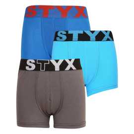 3PACK detské boxerky Styx športová guma viacfarebné (3GJ10379) 12-14 let, trenky.
Doprajte svojmu dieťaťu maximálne pohodlie a štýl v jednom s detskými boxerkami Styx.
Materiál, ktorý si poradí s každým dňom
Boxerky Styx sú vyrobené z kombinácie bavlny, modalu a elastanu a ponúkajú jemnosť, pružnosť aj skvelú priedušnosť, ktorú ocení citlivá detská pokožka.
Štýl, ktorý ocenia deti
Boxerky Styx majú moderný športový vzhľad doplnený o vytkávanú gumu s logom, ktorá skvele drží a zároveň je dostatočne mäkká, aby nikde netlačila.
Prečo si deti zamilujú boxerky Styx

Prémiový materiál pre citlivú pokožku: Kombinácia bavlny a modalu zaisťuje výnimočnú jemnosť, priedušnosť a pohodlie aj pri celodennom nosení.
Športový guma, ktorý netlačí: Vytkávaná guma perfektne drží, pritom je mäkká a neškrtí, čo ocení každé aktívne dieťa.
Univerzálne použitie: Ideálne na školské dni, športové aktivity, domáce pohodlie aj víkendové výlety.

Spodná bielizeň Styx patrí medzi najobľúbenejšie
Česká značka Styx je medzi zákazníkmi známa predovšetkým svojimi boxerkami s originálnymi vzormi vo výrazných farbách.
Ako sa starať o detské boxerky Styx
Aby boxerky Styx vydržali dlho v skvelom stave, odporúčame dodržiavať nasledujúce pokyny na údržbu.

Pranie: Per boxerky na 30 °C.
Sušenie: Tieto boxerky nie sú vhodné do sušičky.
Žehlenie: Áno, môžete ich žehliť – ale ideálne na nižšej teplote a naruby.

Tip: Staňte sa odborníkom na údržbu spodnej bielizne vďaka radám v našom článku a doprajte svojim obľúbeným kúskom starostlivosť, ktorú si zaslúžia.