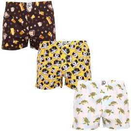 3PACK Fröhliche Herren Boxershorts Dedoles (LB16382921) XL.
Suchen Sie Unterwäsche, die nicht langweilig ist und Ihnen viel Komfort bietet?
Hochwertige Baumwolle für natürlichen Komfort
Die Shorts von Dedoles sind aus 100 % Baumwolle gefertigt.
Buntes Design und bequeme Passform
Verspielte Prints machen die Shorts von Dedoles so besonders und beliebt.
Warum Sie Dedoles-Shorts lieben werden

100% Baumwolle: Atmungsaktiv, bequem und sanft zur Haut.
Lustige und originelle Drucke: Ein lustiges Design, das dich jeden Tag aufs Neue unterhält.
Lockere Passform und klassischer Gummizug: Bequemlichkeit ohne Einschränkungen.

Dedoles Unterwäsche für gute Laune
Die beliebte slowakische Marke Dedoles begeistert ihre Fans mit originellen Mustern und leuchtenden Farben, die nicht nur die beliebten Socken, sondern auch Herren-Boxershorts oder Damen-BHs zum Leuchten bringen.
Pflege der Dedoles-Shorts
Damit Ihre Shorts lange in gutem Zustand bleiben, empfehlen wir die folgenden Pflegetipps.

Waschen: Waschen bis zu einer Höchsttemperatur von 40 °C.
Trocknen: Es wird nicht empfohlen, das Kleidungsstück im Wäschetrockner zu trocknen - hohe Temperaturen können den Druck und die Struktur der Baumwolle beschädigen.
Bügeln: Bügeln ist weder erforderlich noch empfehlenswert.

Tip: Werden Sie ein Experte für die Pflege von Unterwäsche mit den Ratschlägen in unserem Artikel und geben Sie Ihren Lieblingsstücken die Pflege, die sie verdienen.