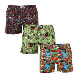 3PACK Herenboxershort Styx premium art classic rubber (3AP95513) M.
Wil je genieten van absoluut comfort en tegelijkertijd opvallen met een originele stijl?
Luxe katoenen satijn voor eersteklas comfort
De shorts zijn gemaakt van 100% katoensatijn, waardoor ze zacht, licht en luchtig zijn.
Klassieke comfortabele pasvorm en originele prints
De Styx herenshorts hebben een lossere pasvorm die je maximale bewegingsvrijheid geeft.
Waarom je de Styx shorts niet mag missen

Hoogwaardig katoensatijn: Het luxe gevoel en de zachte textuur houden je de hele dag comfortabel.
Uniek ontwerp: Originele patronen en felle kleuren brengen je humeur meteen naar een hoger niveau.
Tsjechische kwaliteit: Nauwkeurige afwerking en lange levensduur.

Kwaliteit uit Tsjechië, dat is Styx ondergoed
Styx ondergoed wordt volledig gemaakt in Tsjechië.
Hoe verzorg je shorts zodat ze lang zo goed als nieuw blijven?

Wasgoed: We raden aan te wassen op 30°C om de zachtheid en rijke kleuren van de shorts te behouden.
Drogen: Sla de droger over zodat het satijnen materiaal zijn luxe uitstraling behoudt.
Strijken: Je kunt het strijkijzer overslaan of op een laag pitje zetten om de delicate textuur van de stof niet te beschadigen.

Tip: Word een expert in lingerieonderhoud met het advies in ons artikel en geef je favoriete lingerie de zorg die ze verdient.