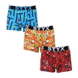 3PACK Herren Klassische Boxershorts Styx art sportlicher Gummizug mehrfarbig (3G12914) XL.
Gönnen Sie sich Komfort für den ganzen Tag mit den Styx Boxershorts für Männer in einer klassischen Farbgebung.
Hochwertiges Material für maximalen Komfort
Die Boxershorts sind aus einer hochwertigen Mischung aus Baumwolle und Kunstfasern gefertigt.
Praktisches Design und tschechische Präzision
Styx Boxershorts haben kürzere Beine, die nirgends einrollen und Ihnen maximale Bewegungsfreiheit bieten.
Warum Styx Boxershorts wählen

Tschechische Qualität: Entworfen und hergestellt in der Tschechischen Republik, was eine hohe Qualität der Verarbeitung garantiert.
Hochwertige Materialien: Kombination aus Baumwolle, Modal und Elastan für maximalen Komfort.
Universelles Design: Kürzere Beine und modisch-sportlicher Gummizug für jede Gelegenheit.

Styx-Unterwäsche ist eine der beliebtesten
Die tschechische Marke Styx ist bei den Kunden vor allem für ihre Shorts mit neuartigen Mustern in kräftigen Farben bekannt.
Wie pflege ich meine Styx-Boxershorts richtig?

Wäscherei: Bei 30°C mit einem milden Waschmittel waschen, damit das Material weich und bequem bleibt.
Trocknen: Es wird nicht empfohlen, Boxershorts im Wäschetrockner zu trocknen, sondern an der Luft zu trocknen, damit sie ihre Form behalten.
Bügeln: Falls erforderlich, bügeln Sie bei niedriger Temperatur, um die Weichheit des Materials zu erhalten.

Tip: Werden Sie ein Experte für die Pflege von Unterwäsche mit den Ratschlägen in unserem Artikel und geben Sie Ihren Lieblingsstücken die Pflege, die sie verdienen.