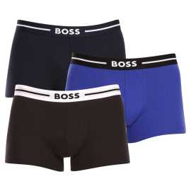 3PACK herenboxershort BOSS veelkleurig (50499390 971) M.
Verwen jezelf met ultiem comfort en tijdloze stijl met de BOSS herenboxerslip.
Eersteklas materiaal voor maximaal comfort
De boxershorts zijn gemaakt van een hoogwaardige mix van katoen en elastaan, die zorgt voor de perfecte combinatie van zachtheid, ademend vermogen en elasticiteit.
Stijlvol ontwerp en elegante uitstraling
Het klassieke ontwerp met een subtiel BOSS-logo op het geweven rubber geeft de boxers een moderne en verfijnde look.
Waarom je van BOSS boxers zult houden

Premium katoen: Zacht, ademend en comfortabel op het lichaam.
Elastische tailleband met BOSS-logo: Stijlvol en comfortabel.
Langere slipjes: Ideaal onder een pak en om mee te sporten.
Flexibel materiaal: Het past zich perfect aan je lichaam aan.

Alle stijlvolle mannen zullen dol zijn op BOSS ondergoed
Het merk BOSS is voortgekomen uit de bekende kledingfabrikant Hugo Boss als een productlijn voor mannen die houden van kwaliteitsstukken en tijdloze looks.
Hoe verzorg je je BOSS boxers?
Om ervoor te zorgen dat je nieuwe boxershort zo lang mogelijk zijn vorm en kwaliteit behoudt, raden we je aan deze richtlijnen te volgen:

Wasgoed: Wassen op 40°C met vergelijkbare kleuren en een mild wasmiddel.
Drogen: Je kunt ze op een laag pitje in de droogtrommel drogen, maar wij raden aan om ze aan de lucht te laten drogen voor een langere levensduur.
Strijken: Strijk zo nodig op laag vuur.

Tip: Het juiste ondergoed vinden dat perfect bij je past, kan een uitdaging zijn.
