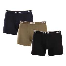 3PACK herenboxershort BOSS veelkleurig (50517828 983) M.
Verwen jezelf met ultiem comfort en tijdloze stijl met de BOSS herenboxerslip.
Eersteklas materiaal voor maximaal comfort
De boxershorts zijn gemaakt van een hoogwaardige mix van katoen en elastaan, die zorgt voor de perfecte combinatie van zachtheid, ademend vermogen en elasticiteit.
Stijlvol ontwerp en elegante uitstraling
Het klassieke ontwerp met een subtiel BOSS-logo op het geweven rubber geeft de boxers een moderne en verfijnde look.
Waarom je van BOSS boxers zult houden

Premium katoen: Zacht, ademend en comfortabel op het lichaam.
Elastische tailleband met BOSS-logo: Stijlvol en comfortabel.
Langere slipjes: Ideaal onder een pak en om mee te sporten.
Flexibel materiaal: Het past zich perfect aan je lichaam aan.

Alle stijlvolle mannen zullen dol zijn op BOSS ondergoed
Het merk BOSS is voortgekomen uit de bekende kledingfabrikant Hugo Boss als een productlijn voor mannen die houden van kwaliteitsstukken en tijdloze looks.
Hoe verzorg je je BOSS boxers?
Om ervoor te zorgen dat je nieuwe boxershort zo lang mogelijk zijn vorm en kwaliteit behoudt, raden we je aan deze richtlijnen te volgen:

Wasgoed: Wassen op 40°C met vergelijkbare kleuren en een mild wasmiddel.
Drogen: Je kunt ze op een laag pitje in de droogtrommel drogen, maar wij raden aan om ze aan de lucht te laten drogen voor een langere levensduur.
Strijken: Strijk zo nodig op laag vuur.

Tip: Het juiste ondergoed vinden dat perfect bij je past, kan een uitdaging zijn.