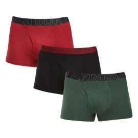 3PACK pánske boxerky Under Armour viacfarebné (1383891 302) XL, trenky.
Keď ide o spodnú bielizeň pre aktívny životný štýl, nemal by si robiť kompromisy.
Príjemný materiál pre aktívny životný štýl
Boxerky sú vyrobené z kvalitnej zmesi bavlny, polyesteru a spandexu.
Funkčný dizajn pre štýlových mužov
Jednoduchý, ale výrazný vzhľad s dominantným vytkaným pásom s logom v kontrastnej farbe dodáva boxerkám športový a moderný charakter.
Prečo by si mal vyskúšať boxerky Under Armour

Vyvážená zmes materiálov: Priedušný, rýchloschnúci a elastický materiál s príjemným pocitom na tele.
Dlhšie nohavice a športový strih: Maximálny komfort bez trenia a s plnou voľnosťou pohybu.
Výrazný dizajn s logom Under Armour: Štýl, ktorý vás bude baviť každý deň.

Spodná bielizeň Under Armour vás podporí pri akejkoľvek aktivite
Spodná bielizeň Under Armour je navrhnutá tak, aby ti umožnila podávať životné výkony – a nezáleží na tom, či sa chystáš na horolezeckú výpravu alebo na náročnú pracovnú schôdzku.
Ako sa starať o boxerky Under Armour
Aby ti obľúbené boxerky vydržali dlho v perfektnom stave, odporúčame dodržiavať nasledujúce pokyny.

Pranie: Per boxerky na 30 ° C, ideálne naruby.
Sušenie: Neodporúčame sušiť v sušičke – vysoké teploty by mohli poškodiť elastické vlákna a skrátiť životnosť produktu.
Žehlenie: Nežehli – boxerky to nepotrebujú, a žehlením by si mohol poškodiť štruktúru materiálu.

Tip: Tvoje obľúbené spodné prádlo si zaslúži jemné zaobchádzanie.