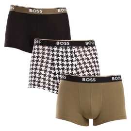3PACK pánske boxerky BOSS viacfarebné (50517829 965) L, trenky.
Doprajte si dokonalé pohodlie a nadčasový štýl s pánskymi boxerkami BOSS.
Prémiový materiál pre maximálne pohodlie
Boxerky sú vyrobené z vysokokvalitnej zmesi bavlny a elastanu, ktorá poskytuje dokonalú kombináciu jemnosti, priedušnosti a pružnosti.
Štýlový dizajn a elegantný vzhľad
Klasický dizajn s decentným logom BOSS na tkanej elastickej časti dodáva boxerkám moderný a sofistikovaný vzhľad.
Prečo si boxerky BOSS zamilujete

Prvotriedna bavlna: Mäkké, priedušné a príjemné na telo.
Elastický pás s logom BOSS: Štýlové a pohodlné.
Dlhšie nohavičky: Ideálne pod oblek a na šport.
Pružný materiál: Dokonale sa prispôsobí vášmu telu.

Spodná bielizeň BOSS je povinnou výbavou všetkých štýlových mužov.
Značka BOSS vznikla odčlenením od známeho výrobcu oblečenia Hugo Boss ako línia výrobkov pre mužov, ktorí majú radi kvalitné kúsky a nadčasový vzhľad.
Ako sa starať o boxerky BOSS?
Aby si vaše nové boxerky zachovali svoj tvar a kvalitu čo najdlhšie, odporúčame dodržiavať tieto pokyny:

Pranie: Per na 40 °C s podobnými farbami a jemným pracím prostriedkom.
Sušenie: Môžeš ich sušiť v sušičke na nízku teplotu, ale pre dlhšiu životnosť odporúčame sušenie na vzduchu.
Žehlenie: Pokiaľ je potrebné, žehli na nízku teplotu.

Tip: Nájsť ten správny kus spodnej bielizne, ktorý vám dokonale padne, môže byť náročné.