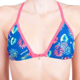 Dámske plavky 69SLAM horný diel triangle leilani M.
Horní díly plavek 69SLAM jsou navržené pro ženy, které chtějí spojit pohodlí, funkčnost a jedinečný vzhled.
Kvalitní materiál pro maximální pohodlí
Horní díly plavek jsou vyrobeny z rychleschnoucích, elastických a odolných materiálů – obvykle kombinace nylonu a spandexu nebo polyesteru a elastanu.
Proč si pořídit plavky 69SLAM?

Originální designy, které tě odliší na pláži i u bazénu.
Pohodlné a funkční střihy, které skvěle padnou a neomezují v pohybu.
Kvalitní materiály, které rychle schnou, drží tvar a vydrží mnoho sezón.
Značka s charakterem – 69SLAM je pro ženy, které milují svobodu, barvy a nebojí se být samy sebou.

Značka 69SLAM – hra barev a svobody
Značka 69SLAM pochází z Bali a přináší do světa módy drzý, sebevědomý styl s nádechem exotiky.
Jak se starat o plavky 69SLAM

Praní: Po každém použití vypláchni v čisté vlažné vodě.
Sušení: Suš na stinném místě, nikdy ne na přímém slunci nebo v sušičce – předejdeš blednutí barev a poškození vláken.
Žehlení: Plavky nežehli – vysoké teploty mohou poškodit materiál.

Tip: Tvoje oblíbené spodní prádlo si zaslouží jemné zacházení.