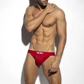 Pánske jocksy ES Collection červené (UN489-06) S.
Sexy jocksy ES Collection pre odvážnych mužov
Odvážni muži, ktorým záleží na maximálnom pohodlí, jocksy milujú.
Sexy spodná bielizeň ES Collection nesmie chýbať vo vašom šatníku
Sexy pánska spodná bielizeň ES Collection je tou správnou voľbou pre moderných mužov, ktorí chcú svojmu šatníku dodať šmrnc a vzrušenie.