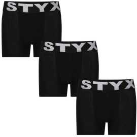 3PACK detské boxerky Styx športová guma čierne (3GJ960) 12-14 let, trenky.
Doprajte svojmu dieťaťu maximálne pohodlie a štýl v jednom s detskými boxerkami Styx.
Materiál, ktorý si poradí s každým dňom
Boxerky Styx sú vyrobené z kombinácie bavlny, modalu a elastanu a ponúkajú jemnosť, pružnosť aj skvelú priedušnosť, ktorú ocení citlivá detská pokožka.
Štýl, ktorý ocenia deti
Boxerky Styx majú moderný športový vzhľad doplnený o vytkávanú gumu s logom, ktorá skvele drží a zároveň je dostatočne mäkká, aby nikde netlačila.
Prečo si deti zamilujú boxerky Styx

Prémiový materiál pre citlivú pokožku: Kombinácia bavlny a modalu zaisťuje výnimočnú jemnosť, priedušnosť a pohodlie aj pri celodennom nosení.
Športový guma, ktorý netlačí: Vytkávaná guma perfektne drží, pritom je mäkká a neškrtí, čo ocení každé aktívne dieťa.
Univerzálne použitie: Ideálne na školské dni, športové aktivity, domáce pohodlie aj víkendové výlety.

Spodná bielizeň Styx patrí medzi najobľúbenejšie
Česká značka Styx je medzi zákazníkmi známa predovšetkým svojimi boxerkami s originálnymi vzormi vo výrazných farbách.
Ako sa starať o detské boxerky Styx
Aby boxerky Styx vydržali dlho v skvelom stave, odporúčame dodržiavať nasledujúce pokyny na údržbu.

Pranie: Per boxerky na 30 °C.
Sušenie: Tieto boxerky nie sú vhodné do sušičky.
Žehlenie: Áno, môžete ich žehliť – ale ideálne na nižšej teplote a naruby.

Tip: Staňte sa odborníkom na údržbu spodnej bielizne vďaka radám v našom článku a doprajte svojim obľúbeným kúskom starostlivosť, ktorú si zaslúžia.