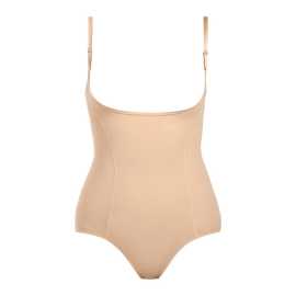 Dámské body Julimex sťahovacia bežové (219) S.
Dopraj si pocit sebaistoty a krásnych kriviek bez kompromisov s týmto jednoduchým sťahovacím bodmi značky Julimex.
Materiál príjemný na dotyk a dokonale funkčný
Toto body je vyrobené z kvalitnej zmesi polyamidu a elastanu, čo mu dodáva optimálnu pružnosť, vďaka ktorej sa dobre prispôsobí tvojej postave.
Elegantný dizajn a perfektný strih na tvarovanie postavy
Body v univerzálnej telovej farbe a jednoduchom, elegantnom prevedení dokonale splnia rolu diskrétneho pomocníka pod akékoľvek oblečenie.
Vďaka strihu, ktorý spevňuje bruško, boky a zadoček, toto body ti pomôže ľahko vytvarovať siluetu a posunie tvoje sebavedomie o kúsok vyššie.
Prečo by sťahovacie body v tvojom šatníku nemalo chýbať

Dokonalá tvarovacia schopnosť: Špeciálny strih body prináša zoštíhľujúci efekt v oblasti bruška, bokov aj zadočku, čím vytvára krásnu a sebavedomú siluetu.


Bezšvová technológia: Vďaka bezšvovému spracovaniu a plochým lemom je body takmer neviditeľné pod oblečením, takže je ideálny pre priliehavé outfity.


Univerzálny strih pod prsia: Umožňuje kombináciu s ľubovoľnou podprsenkou, takže sa prispôsobí tvojmu štýlu.


Pohodlie a priedušnosť: Kvalitná zmes polyamidu a elastanu je nielen pružná, ale aj priedušná, takže ti zaistí celodenný komfort aj pri dlhšom nosení.

Spodná bielizeň Julimex je krásna a funkčná zároveň
Výrobca dámskej spodnej bielizne sa špecializuje na perfektne prepracované kúsky bielizne na každodenné nosenie.
Ako sa starať o sťahovacie body Julimex
Aby tvoje body vydržalo čo najdlhšie v perfektnom stave, je dôležité dbať na správnu starostlivosť.

Pranie: Odporúčame prať body ručne alebo v práčke na jemný program pri maximálnej teplote 30 °C.


Sušenie: Nežehli a nesuš v sušičke, aby si predišla strate elasticity a tvaru.

Tip: Jemné spodné prádlo si zaslúži aj jemné zaobchádzanie.