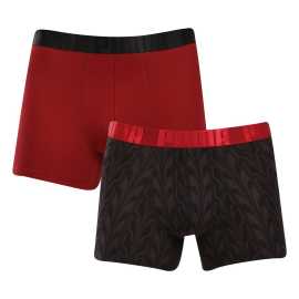 2PACK pánske boxerky Puma viacfarebné (701228130 001) M, trenky.
Užite si dokonalú kombináciu pohodlia a moderného štýlu s pánskymi boxerkami Puma.
Kvalitný materiál, ktorý vás nesklame
Boxerky sú vyrobené z prvotriednej bavlnenej zmesi s prímesou elastanu, ktorá zaručuje ich mäkkosť, priedušnosť a pružnosť.
Moderný dizajn a presný strih na každodenné nosenie
Nadčasové farebné prevedenie si nájde miesto v šatníku každého štýlového muža.
Prečo si kúpiť boxerky Puma

Štýlový a moderný dizajn: Minimalistický vzhľad s pohodlným elastickým pásom dodáva boxerkám elegantný štýl vhodný pre každého muža.
Kvalitný materiál: Zmes bavlny a elastanu poskytuje mäkkosť, priedušnosť a odolnosť, takže boxerky sa dokonale prispôsobia vášmu telu a dlho vydržia.
Presný strih a dokonalá podpora: Dlhšie nohavice poskytujú dostatočné krytie a zabraňujú odieraniu stehien.

Spodná bielizeň Puma sa hodí nielen športovcom
Značka Puma je známa po celom svete vďaka svojmu oblečeniu a spodnej bielizni, ktorú nosia slávni športovci.
Ako sa starať o boxerky Puma
Aby vám nové boxerky dlho vydržali, odporúčame dodržiavať tieto pokyny.

Pranie: Odporúčame prať pri maximálnej teplote 40 °C, aby sa zachovala kvalita materiálu.
Žehlenie: Nežehlite, aby ste nepoškodili elastické vlákna.
Sušenie: Neodporúča sa používať sušičku, aby boxerky nestratili svoju pružnosť a tvar.

Tip: Hľadanie obľúbenej spodnej bielizne môže byť beh na dlhé trate, preto chceme, aby vám obľúbené kúsky dlho vydržali.