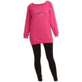 Dámske pyžamo Gina viacfarebné (19127) XL.
Vkĺznite do dokonalého pohodlia s dámskym pyžamom od českej značky Gina, ktoré vás očarí nielen svojím štýlovým vzhľadom, ale aj pohodlím, ktoré oceníte pri každom nosení.
Kvalitné materiály pre bezstarostné chvíle
Dámske pyžamo Gina je vyrobené z kvalitnej bavlny, ktorá je príjemná na dotyk, priedušná a vhodná aj pre citlivú pokožku.
Moderný dizajn a strih, ktorý vám padne
Voľnejší strih vrchného dielu neobmedzuje pohyb a je ideálny na pohodlný odpočinok a spánok.
Prečo si vybrať pyžamo Gina

Pohodlné bavlnené a elastické legíny: Maximálne pohodlie a voľnosť pohybu.
Štýlový dizajn.
Pohodlný strih s dlhými rukávmi a nohavicami: Teplé a dokonale padnúce.

Česká značka Gina pre štýlové ženy
Výrobca spodnej bielizne Gina sa zameriava na spodnú bielizeň pre ženy, ktoré chcú spojiť maximálne pohodlie so štýlovým dizajnom.
Ako sa starať o pyžamo Gina
Aby vaša obľúbená bielizeň zostala dlho v skvelom stave, odporúčame vám dodržiavať nasledujúce pokyny na starostlivosť.

Pranie: Pyžamo perte pri teplote 40 °C, ideálne naruby, aby sa zachovali farby a potlač.
Sušenie: Nesušte v bubnovej sušičke.
Žehlenie : Vrchný diel a legíny môžete žehliť na strednej teplote.

Tip: Staňte sa expertom na údržbu spodnej bielizne vďaka radám v našom článku a doprajte svojim obľúbeným kúskom starostlivosť, akú si zaslúžia.