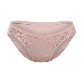 Menštruačné nohavičky Maidenform Moderate béžové (DMLBKM JDQ) XL.
Menštruačné nohavičky Maidenform spájajú elegantný dizajn s praktickou funkčnosťou.
Kvalitný materiál, ktorý ťa bude rozmaznávať
Nohavičky Maidenform sú vyrobené z kombinácie polyamidu a elastanu.
Moderný vzhľad a dokonalé pohodlie
Kombinácia čipky a hladkého materiálu na prednej strane vytvára elegantný a ženský vzhľad.
Prečo stoja menštruačné nohavičky Maidenform za vyskúšanie

Spoľahlivá ochrana: Tenšia absorpčná vrstva nohavičiek je ideálna pre slabú až stredne silnú menštruáciu a poskytuje maximálne pohodlie a bezpečnosť počas celého dňa.
Štýlový dizajn: Kombinácia hladkého nylonu a elegantnej čipky dodáva nohavičkám nádych ženskosti a elegancie, vďaka čomu sú vhodné na každodenné nosenie aj na špeciálne príležitosti.
Univerzálny strih: Pohodlné bikiny sú navrhnuté tak, aby sa prispôsobili rôznym typom postavy vrátane plnoštíhlych, čo zaručuje pohodlie počas náročných dní.

Spodná bielizeň Maidenform - od žien pre ženy
Americká značka Maidenform sa pýši dôvernou znalosťou ženského tela a jeho potrieb.
Ako sa správne starať o nové menštruačné nohavičky/plavky

Pred prvým použitím: Pred prvým obliekaním nových menštruačných nohavičiek alebo plaviek by si ich mala vyprať - buď ručne, alebo v práčke na šetrný program do 40 °C.
Po každom použití: Bielizeň najprv dôkladne vypláchni v studenej vode.
Pranie: Po opláchnutí môžeš nohavičky alebo plavky vyprať v práčke - ideálne v ochrannom vrecku, na šetrný program do 40 °C.
Sušenie: Menštruačná bielizeň nepatrí do sušičky ani na kúrenie.
Žehlenie: Nežehli nohavičky ani plavky.

Tip: Keď nájdeš menštruačnú bielizeň, ktorá ti sedí a je príjemná na dotyk, zaslúži si tú najlepšiu starostlivosť.