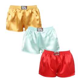 3PACK dámske trenky Styx klasická guma saténové viacfarebné (3L06352) XL, trenírky.
Doprajte si jedinečný pocit luxusu a pohodlia s dámskymi saténovými šortkami Styx!
Kvalitný materiál pre maximálne pohodlie
Dámske šortky Styx sú vyrobené z príjemného saténového materiálu, ktorý zaručuje ľahkosť, mäkkosť a jemný chladivý účinok na pokožku.
Zvodný dizajn a precízne české spracovanie
Dámske šortky Styx sú navrhnuté v jednoduchom, ale účinnom strihu, ktorý vám poskytne absolútnu voľnosť pohybu.
Prečo si zamilujete saténové šortky Styx?

Luxusný saténový materiál: Mäkký, ľahký a príjemne chladivý na pokožke.
Štýlový dizajn: Pre elegantný a sebavedomý vzhľad.
Pohodlný strih: Ideálne na spanie, domáce nosenie alebo voľnočasové aktivity.
Klasická guma s logom Styx: Skvele padne a netlačí.
Vyrobené v Českej republike: Precízne spracovanie a záruka kvality

Spodná bielizeň Styx je jednou z najobľúbenejších
Česká značka Styx je medzi zákazníkmi známa najmä vďaka svojej spodnej bielizni s neotrelými vzormi vo výrazných farbách.
Ako sa mám starať o svoje šortky Styx?
Aby vaše obľúbené saténové šortky vydržali dlho v skvelom stave, odporúčame dodržiavať tieto rady:

Pranie: Odporúčame prať pri teplote 30 °C, aby si šortky zachovali svoj jemný lesk a mäkkosť.
Sušenie: Neodporúčame sušenie v bubnovej sušičke, aby nedošlo k poškodeniu vlákien.
Žehlenie: V prípade potreby môžete šortky žehliť pri nízkej teplote.

Tip: Vaša obľúbená spodná bielizeň si zaslúži šetrné zaobchádzanie.