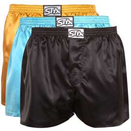 3PACK pánske trenky Styx klasická guma saténové viacfarebné (3C06507) XL, trenírky.
Zažite dokonalé pohodlie s pánskymi saténovými šortkami Styx v sexi čiernej farbe.
Prvotriedny materiál a spracovanie
Šortky sú vyrobené z polyesterového saténu, ktorý prináša niekoľko kľúčových výhod.
Moderný dizajn pre štýlových mužov
Čierna farba s miernym leskom dodáva týmto šortkám nadčasový a elegantný vzhľad.
Prečo by vám saténové šortky Styx nemali chýbať v šatníku

Elegantný dizajn: Saténový povrch a čierna farba prinášajú jedinečný štýl.
Maximálne pohodlie: Ľahký materiál a voľný strih vám zabezpečia pohodlie počas celého dňa.
Podpora českej výroby: Kupujete výrobok s pečaťou kvality z Českej republiky.

Spodná bielizeň Styx je jednou z najobľúbenejších
Česká značka Styx je medzi zákazníkmi známa najmä vďaka svojej spodnej bielizni s neotrelými vzormi vo výrazných farbách.
Ako sa starať o saténové šortky Styx?
Aby ste sa vo svojich obľúbených šortkách cítili pohodlne čo najdlhšie, odporúčame dodržiavať tieto tipy.

Pranie.
Sušenie: Sušenie v sušičke sa neodporúča.
Žehlenie: V prípade potreby môžete šortky žehliť pri nižšej teplote.

Tip: Nájsť ten správny kúsok spodnej bielizne, ktorý vám dokonale padne, je niekedy náročné.
