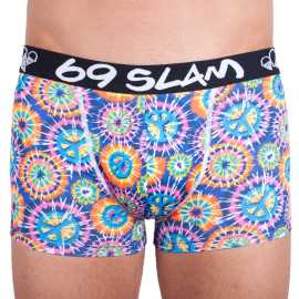 Pánske boxerky 69SLAM hip peace M, trenky.
Vstúpte do sveta, kde sa pohodlie stretáva s originalitou!
Mikrovlákno, ktoré vás presvedčí na prvý dotyk
Boxerky sú vyrobené z umelých vlákien (kombinácia polyesteru a spandexu) - táto zmes vytvára dokonale mäkký, pružný a prispôsobivý materiál.
Výrazný dizajn a premyslený strih na aktívne dni
Boxerky 69SLAM vás na prvý pohľad zaujmú svojím jedinečným vzhľadom, originálnymi vzormi a príjemnými farbami.
Prečo by boxerky 69SLAM nemali chýbať vo vašom šatníku

Mikrovlákno - ľahké, elastické, rýchloschnúce.
Kratšie nohavičky, ktoré sa nikde nekrčia.
Výrazný dizajn s originálnymi vzormi.

69SLAM spodná bielizeň, ktorá vám zdvihne náladu
69SLAM je obľúbená surferská značka z Bali, ktorá oslavuje život, umenie, kreativitu, dizajn a farby v každom detaile.
Ako sa starať o boxerky 69SLAM
Dodržiavaním týchto jednoduchých krokov zabezpečíte, že vaše boxerky 69SLAM budú dlho vyzerať krásne, funkčné a pohodlné.

Pranie: Odporúčame ručné pranie vo vlažnej vode.


Sušenie: Nesuš v sušičke.


Žehlenie: Nežehliť.

Tip: Vaša obľúbená spodná bielizeň si zaslúži šetrné zaobchádzanie.