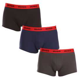 3PACK Moške boksarice HUGO večbarvne (50469766 031) S.
Stavite na brezčasno eleganco in vrhunsko udobje z moškimi boksericami HUGO.
Material, ki se vam popolnoma prilagodi
Kombinacija visokokakovostnega bombaža s pridihom elastana zagotavlja optimalno kombinacijo udobja in prilagodljivosti.
Stil, ki govori sam zase
Trezna barvna shema je primerna za vse moške, ki ne marajo ekscentričnosti.
Zakaj vam bodo všeč bokserice HUGO

Vrhunski material v kombinaciji bombaža in elastana.
Elegantna zasnova v klasičnih barvah.
Krajše noge za večje udobje.

Spodnje perilo Hugo za ljubitelje udobja in razkošja
Blagovna znamka spodnjega perila Hugo spada v družino oblačil Hugo Boss in se odlikuje po kakovostnih materialih in natančni izdelavi.
Kako skrbeti za bokserje HUGO
Če želite, da bodo vaše najljubše bokserice dolgo zdržale, vam priporočamo, da upoštevate naslednje nasvete.

Pralnica: Pero ima temperaturo 40 °C.
Sušenje: Bokserje lahko sušite v sušilnem stroju na nežnem programu.
Likanje: Če je treba, jih likate na notranji strani pri nižji temperaturi.

Nasvet: Postanite strokovnjak za vzdrževanje spodnjega perila z z nasveti v našem članku in svojim najljubšim kosom zagotovite nego, ki si jo zaslužijo.