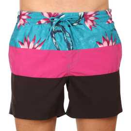 Bañador de hombre O'neill multicolor (N2800006-23010) XL.
Disfruta al máximo de la temporada de verano con los bañadores para hombre de O'Neill, que combinan un aspecto moderno, comodidad y respeto por el medio ambiente.
Material de alta calidad y respetuoso con el medio ambiente
Los bañadores contienen una elevada proporción de materiales reciclados y fibras funcionales, lo que garantiza su durabilidad y secado rápido, pero también contribuye a reducir la huella ecológica.
Ajuste cómodo y detalles funcionales
Los pantalones cortos tienen perneras más cortas que proporcionan suficiente libertad de movimiento y se ajustan perfectamente al cuerpo.
Por qué te encantarán los bañadores O'Neill

Material respetuoso con el medio ambiente: La elevada proporción de fibras recicladas contribuye a reducir el impacto medioambiental.
Secado rápido y duradero: Material ligero y de alta calidad que evacua la humedad y es resistente al cloro y al agua salada.
Corte cómodo con cintura ajustable: La cintura elástica con cordón garantiza un ajuste perfecto y la máxima comodidad durante el movimiento.

La marca O'Neill aporta un toque deportivo a tu vestuario
La marca O'Neill tiene sus raíces en los surfistas, lo que confiere a los productos no sólo un moderno swing de diseño, sino sobre todo un ajuste preciso que garantiza la máxima comodidad y libertad de movimientos.
¿Cómo cuidar los bañadores O'Neill?
Para conservar la calidad y el color de su bañador el mayor tiempo posible, es importante mantenerlo adecuadamente:

Lavandería: Se recomienda lavar a 30°C con un detergente suave que no contenga productos químicos agresivos.
Secado: No recomendamos secar el bañador en la secadora; es mejor dejarlo secar al aire para que conserve su elasticidad y forma.
Planchado: No es necesario planchar el bañador, el material se aplana de forma natural.

Consejo: Elegir un bañador que te quede bien y realce tu estilo puede ser un largo camino.