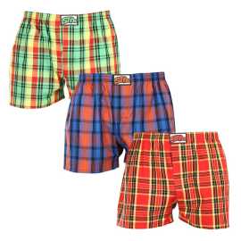 3PACK Herren Boxershorts Styx klassischer Gummizug mehrfarbig (3A100618) XXL.
Gönnen Sie sich Stil und Komfort mit den Styx-Shorts für Männer in bunten und originellen Designs.
Weiches Material für ganztägigen Komfort
Die Styx-Shorts bestehen aus 100% Baumwolle, die auch bei ganztägigem Tragen weich und atmungsaktiv ist.
Originelles Design und bequeme Passform
Die Styx-Shorts bringen mit ihren kräftigen Farben und originellen Prints Verspieltheit und einzigartigen Stil in Ihre Garderobe.
Warum Styx-Shorts?

Hergestellt in der Tschechischen Republik mit dem Schwerpunkt auf Qualität und Präzision.


Das Material aus 100% Baumwolle sorgt für Weichheit und Komfort.


Originelle und witzige Designs, die Sie von der Masse abheben werden.

Qualität aus der Tschechischen Republik, das ist Styx-Unterwäsche
Die Unterwäsche von Styx wird vollständig in der Tschechischen Republik hergestellt.
Pflegehinweise für Styx-Shorts
Um die Qualität und den Komfort Ihrer Shorts zu erhalten, beachten Sie bitte die folgenden Hinweise:

Wäscherei: Bei maximal 30 °C waschen, damit die Farben intensiv und die Baumwolle weich bleibt.


Trocknen: Wir empfehlen, sie nicht im Trockner zu trocknen, sondern sie an der Luft trocknen zu lassen.


Bügeln: Für ein glattes Aussehen können Sie die Shorts bei niedriger Temperatur bügeln.

Tip: Werden Sie mit den Tipps in unserem Artikel zum Experten für die Pflege von Dessous und geben Sie Ihren Lieblingsstücken die Pflege, die sie verdienen.