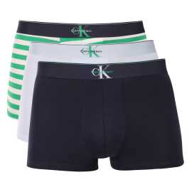 3PACK pánske boxerky Calvin Klein viacfarebné (NB4472-4SD) M, trenky. Ikonický štýl a maximálne pohodlie každý deň
Užívajte si maximálne pohodlie a luxus s pánskymi boxerkami Calvin Klein. Tieto boxerky v sebe spájajú nadčasový dizajn s výnimočnou kvalitou, vďaka čomu sú dokonalou voľbou na každodenné nosenie aj špeciálne príležitosti. Tkaná guma s ikonickým logom Calvin Klein dodáva jedinečný vzhľad, ktorý ocení každý muž so zmyslom pre štýl.
Kvalitný materiál pre celodenné pohodlie
Tieto boxerky sú vyrobené z prvotriednej zmesi bavlny a elastanu. Vďaka tomu sú príjemné na pokožku, mäkké a priedušné, takže sú vhodné na každodenné nosenie aj pre mužov s citlivou pokožkou. Elastan dodáva boxerkám pružnosť a odolnosť, takže si dlho udržia skvelý tvar.
Elegantný dizajn a praktický strih
Tkaná guma s kontrastným logom Calvin Klein vytvárajú štýlový a nadčasový vzhľad. Boxerky majú dlhšie nohavičky, ktoré poskytujú dodatočnú oporu a pohodlie pri nosení. Sú navrhnuté tak, aby sa dokonale prispôsobili vášmu telu a zvýraznili vaše prednosti bez obmedzovania pohybu, takže sú vhodné na bežné nosenie, sedavé zamestnanie alebo voľnočasové aktivity.
Prečo si zamilujete boxerky Calvin Klein

Prvotriedny materiál: Kombinácia bavlny a elastanu zaručuje mäkkosť, priedušnosť a elasticitu pre maximálne pohodlie počas celého dňa.


Štýlový dizajn: Ikonické logo Calvin Klein s vyšívanou gumou dodáva boxerkám elegantný vzhľad vhodný na každú príležitosť.


Praktický strih: dlhšie nohavice a prispôsobivý strih poskytujú väčšie pohodlie a voľnosť pohybu, ideálne na bežné nosenie, do práce aj na voľný čas.

Spodnú bielizeň Calvin Klein milujú ľudia na celom svete
Pánska spodná bielizeň Calvin Klein patrí k stáliciam módneho priemyslu. Pánske boxerky sú jedným z dôkazov, že Calvin Klein vie, ako spojiť kvalitu so štýlom. Za viac ako 50 rokov svojej existencie značka dokázala, že na trhu so spodnou bielizňou jej môže konkurovať len málokto. Ak sa chcete na svoju spodnú bielizeň spoľahnúť v každej situácii, potom chcete spodnú bielizeň Calvin Klein.
Ako sa starať o boxerky Calvin Klein
Aby si vaše nové boxerky zachovali svoj vzhľad a kvalitu čo najdlhšie, dodržiavajte tieto jednoduché pokyny:

Pranie: Perte ich pri maximálnej teplote 30 °C. Používajte jemný prací prostriedok určený na bavlnu, aby nedošlo k poškodeniu vlákien alebo strate pružnosti.


Sušenie: Sušenie v bubnovej sušičke sa neodporúča - najlepšou voľbou je sušenie na vzduchu.


Žehlenie: Boxerky nie je potrebné žehliť, čím ušetríte čas a námahu.

Tip: Hľadanie obľúbenej spodnej bielizne môže byť beh na dlhé trate, preto chceme, aby vám obľúbené kúsky dlho vydržali. Preto tu nájdete aj množstvo skvelých pomôcok na pranie spodnej bielizne, ako sú pracie papiere a vrecká na jemnú bielizeň.