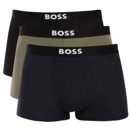3PACK pánske boxerky BOSS viacfarebné (50544263 464) XXL, trenky. Pánske boxerky BOSS - elegancia a pohodlie v jednom
Doprajte si dokonalé pohodlie a nadčasový štýl s pánskymi boxerkami BOSS. Tieto boxerky v sebe spájajú luxusný dizajn, precízne spracovanie a kvalitné materiály, aby ste sa cítili skvele po celý deň. Ideálna voľba na každodenné nosenie, pracovné stretnutia aj voľný čas.
Prémiový materiál pre maximálne pohodlie
Boxerky sú vyrobené z vysokokvalitnej zmesi bavlny a elastanu, ktorá poskytuje dokonalú kombináciu jemnosti, priedušnosti a pružnosti. Bavlna je jemná na dotyk, dobre odvádza vlhkosť a je vhodná pre citlivú pokožku. Boxerky sú dostatočne elastické, takže neobmedzujú v pohybe, prispôsobia sa vášmu telu bez nepríjemného zarezávania.
Štýlový dizajn a elegantný vzhľad
Klasický dizajn s decentným logom BOSS na tkanej elastickej časti dodáva boxerkám moderný a sofistikovaný vzhľad. Čisté línie a minimalistický štýl z nich robia univerzálny kúsok, ktorý oceníte pod oblek aj na bežné nosenie. Boxerky majú kratšie nohavice, ktoré sa nevyhrňujú a poskytujú maximálnu voľnosť pohybu. Priliehavý strih sa pekne prispôsobí postave, čo oceníte pri celodennom nosení, ale aj pri aktívnom životnom štýle.
Prečo si boxerky BOSS zamilujete

Prvotriedna bavlna: Mäkké, priedušné a príjemné na telo.
Elastický pás s logom BOSS: Štýlové a pohodlné.
Dlhšie nohavičky: Ideálne pod oblek a na šport.
Pružný materiál: Dokonale sa prispôsobí vášmu telu.

Spodná bielizeň BOSS je povinnou výbavou všetkých štýlových mužov.
Značka BOSS vznikla odčlenením od známeho výrobcu oblečenia Hugo Boss ako línia výrobkov pre mužov, ktorí majú radi kvalitné kúsky a nadčasový vzhľad. Spodná bielizeň BOSS vyniká prvotriednym spracovaním a luxusnými materiálmi. V kombinácii s tlmenými farbami a jednoduchým vzhľadom sú ideálnou voľbou pre mužov, ktorí si chcú dopriať pohodlie počas celého dňa.
Ako sa starať o boxerky BOSS?
Aby si vaše nové boxerky zachovali svoj tvar a kvalitu čo najdlhšie, odporúčame dodržiavať tieto pokyny:

Pranie: Per na 30 ° C s podobnými farbami a jemným pracím prostriedkom.
Sušenie: Môžeš ich sušiť v sušičke na nízku teplotu, ale pre dlhšiu životnosť odporúčame sušenie na vzduchu.
Žehlenie: Pokiaľ je potrebné, žehli na nízku teplotu.

Tip: Nájsť ten správny kus spodnej bielizne, ktorý vám dokonale padne, môže byť náročné. Keď ho nájdete, oplatí sa oň dobre starať, aby dlho vydržal. Tipy, ako to urobiť, nájdete v našom článku.