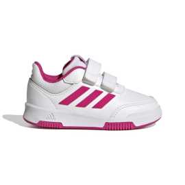 adidas Tensaur Hook and Loop Shoes 22. Pohodlné odolné topánky vyrobené čiastočne z recyklovaných materiálovMalé deti musia preskúmať všetko, od mäkkého koberca po kvetinové záhony. Tieto odolné topánky adidas pre dojčatá majú praktické zapínanie na suchý zips. Gumová podošva, ktorá nezanecháva čierne šmuhy na podlahe, je vhodná aj do vnútorných priestorov. Zvršok je vyrobený z radu recyklovaných materiálov a obsahuje najmenej 50 % recyklovanej priadze. Tento produkt je súčasťou nášho boja proti plastovému odpadu.Výhody:▪ Praktické zapínanie: Zapínanie na suchý zips pre jednoduché a rýchle obúvanie. ▪ Odolnosť a ochrana: Gumová podošva, ktorá nezanecháva čierne šmuhy. ▪ Pohodlný materiál: Zvršok zo syntetickej kože a textilná podšívka. ▪ Udržateľná výroba: Obsahuje minimálne 50 % recyklovaných materiálov. ▪ Ekologická voľba: Súčasť nášho boja proti plastovému odpadu. ▪ Všestranné použitie: Ideálne pre vnútorné aj vonkajšie priestory.Vrch - textília a syntetika  Ponúka výhodný pomer priedušnosti a odolnosti. Textília je dobre priedušná, ale zároveň ponúka zvýšenú odolnosť proti oderu a vplyvom. Je navyše na strategických miestach spevnená syntetickými prekryvmi, ktoré topánku spevňujú, robia ju odolnejšou a chránia tvoje nohy.