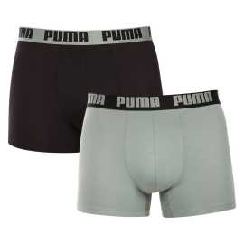 2PACK pánske boxerky Puma viacfarebné (701226387 030) M, trenky. Pánske boxerky Puma prinášajú pohodlie a štýl na každý deň
Užite si dokonalú kombináciu pohodlia a moderného štýlu s pánskymi boxerkami Puma. Vďaka kvalitnému materiálu a nadčasovému dizajnu sú ideálne na každodenné nosenie, či už do práce, na šport, alebo len na relax doma. Boxerky Puma potešia každého muža, ktorý hľadá jednoduchý vzhľad a maximálnu kvalitu pre svoje pohodlie.
Kvalitný materiál, ktorý vás nesklame
Boxerky sú vyrobené z prvotriednej bavlnenej zmesi s prímesou elastanu, ktorá zaručuje ich mäkkosť, priedušnosť a pružnosť. Bavlnený základ poskytuje príjemný pocit na pokožke, zatiaľ čo elastan zaručuje, že boxerky sa prispôsobia vášmu telu a zachovajú si svoj tvar aj po opakovanom nosení.
Moderný dizajn a presný strih na každodenné nosenie
Nadčasové farebné prevedenie si nájde miesto v šatníku každého štýlového muža. Elastický pás s logom Puma dodáva boxerkám mierne športový vzhľad. Dlhšie nohavice zaručujú pohodlie a podporu počas celého dňa, či už vás čaká dlhý deň v kancelárii alebo za volantom, alebo náročnejšie športové aktivity. Praktický strih umožňuje voľnosť pohybu a je vhodný na aktívny životný štýl aj voľné chvíle.
Prečo si kúpiť boxerky Puma

Štýlový a moderný dizajn: Minimalistický vzhľad s pohodlným elastickým pásom dodáva boxerkám elegantný štýl vhodný pre každého muža.
Kvalitný materiál: Zmes bavlny a elastanu poskytuje mäkkosť, priedušnosť a odolnosť, takže boxerky sa dokonale prispôsobia vášmu telu a dlho vydržia.
Presný strih a dokonalá podpora: Dlhšie nohavice poskytujú dostatočné krytie a zabraňujú odieraniu stehien.

Spodná bielizeň Puma sa hodí nielen športovcom
Značka Puma je známa po celom svete vďaka svojmu oblečeniu a spodnej bielizni, ktorú nosia slávni športovci. Ponožky, tričká, podprsenky alebo boxerky Puma však môžete nosiť nielen do posilňovne, ale na všetky príležitosti, hanbu vám neurobia ani na výlete či v práci. Nech už si vyberiete akýkoľvek kúsok, môžete sa tešiť na pohodlný materiál a precízny strih, ktorý vám ľahko padne.
Ako sa starať o boxerky Puma
Aby vám nové boxerky dlho vydržali, odporúčame dodržiavať tieto pokyny.

Pranie: Odporúčame prať pri maximálnej teplote 40 °C, aby sa zachovala kvalita materiálu.
Žehlenie: Nežehlite, aby ste nepoškodili elastické vlákna.
Sušenie: Neodporúča sa používať sušičku, aby boxerky nestratili svoju pružnosť a tvar.

Tip: Hľadanie obľúbenej spodnej bielizne môže byť beh na dlhé trate, preto chceme, aby vám obľúbené kúsky dlho vydržali. Preto tu nájdete aj množstvo skvelých pomôcok na pranie spodnej bielizne, ako sú pracie papiere a vrecká na jemnú bielizeň.