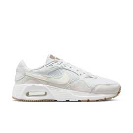 Nike Air Max SC 40. Nike Air Max SC: Retro vzhľad, moderné pohodlieS čistými líniami, tradičným atletickým dizajnom a viditeľným tlmením Air je topánka Nike Air Max SC elegantným doplnkom každého outfitu. Bohatá zmes materiálov prehlbuje štruktúru topánky a zabezpečuje odolnosť ľahkého modelu na každodenné nosenie.VýhodyOdolná konštrukcia: Koža, textil a sieťovina sú priedušné a pohodlné aj pri celodennom nosení.Tlmenie Max Air: Pôvodne navrhnuté pre profesionálnych bežcov, poskytuje ľahké a účinné tlmenie každého kroku.Pěnová medzipodrážka: Vylepšuje tlmenie a vydrží dlhý čas.Odolná gumová podrážka: Zaisťuje skvelú trakciu a nešmýka sa.Vznik modelu Nike Air Max: Topánky Nike s revolučnou technológiou Air sa prvýkrát predstavili v roku 1978. V roku 1987 potom uzrel svetlo sveta model Air Max 1 s viditeľnou jednotkou Air v päte. Fanúšikovia tejto značky tak mohli tlmenie Air nielen cítiť, ale aj vidieť. Odvtedy sa nová generácia topánok Air Max stala medzi športovcami a zberateľmi hitom vďaka výrazným farebným kombináciám a spoľahlivému odľahčenému tlmeniu.Udržateľnosť: Tento produkt je navrhnutý zodpovedne z recyklovaného materiálu, ktorý pochádza z použitých produktov alebo výrobného odpadu. Vďaka opakovanému použitiu plastov, vlákien a textílií sa výrazne znižujú emisie. Cieľom je využiť čo najviac recyklovaných materiálov bez toho, aby to narušilo funkčnosť, odolnosť a štýl.Vrch - textília a koža  Ponúka výhodný pomer priedušnosti a odolnosti. Textília sa vyznačuje dobrou priedušnosťou a odolnosťou. Koža celú konštrukciu ešte viac spevňuje.Medzipodošva - Air Max  Legendárna technológia od Nike si zakladá na jednoduchej myšlienke - prečo vymýšľať nejaké zložité materiály, keď stačí využiť vzduch? Vďaka tomu sa medzipodošva nijako neopotrebuje a stále si drží svoj tvar a kvalitu.  Topánky sú tak extrémne pohodlné, skvele tlmia a ty môžeš doslova chodiť ako po obláčiku. A prečo sa technológia vlastne volá Air Max? Pretože ju je vidieť.  Podrážka - guma  S gumovou podrážkou sa proste ne