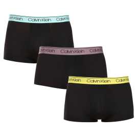 3PACK pánske boxerky Calvin Klein čierne (NB2569A-VT5) L, trenky. Pánske boxerky Calvin Klein prinášajú luxusný komfort a nadčasový štýl
Chcete boxerky, ktoré vám ponúknu dokonalé pohodlie, moderný dizajn a špičkovú kvalitu? Pánske boxerky Calvin Klein sú tou správnou voľbou! Vďaka kombinácii jemného, priedušného materiálu a precíznemu strihu vám poskytnú maximálny komfort po celý deň. Jednoduchý elegantný dizajn a ikonické logo dodávajú štýl, ktorý nikdy nevyjde z módy.
Prémiový materiál pre celodenné pohodlie
Tieto boxerky sú vyrobené z kombinácie umelých vlákien, čo zaisťuje dokonalú kombináciu mäkkosti, pružnosti a odolnosti. Materiál je ľahký, výborne priedušný a rýchlo odvádza vlhkosť, takže sa budete cítiť sviežo aj pri celodennom nosení. Boxerky sú tiež dokonale pružné, takže skvele sedia na tele a prispôsobia sa vašim pohybom bez akéhokoľvek obmedzenia. Táto kombinácia materiálov je ideálna nielen na bežné nosenie, ale aj na najrôznejšie športové aktivity.
Moderný dizajn a perfektný strih
Minimalistický vzhľad s vytkávanou gumou v páse dopĺňa logo Calvin Klein, ktoré boxerkám dodáva luxusný a sofistikovaný štýl. Boxerky majú kratšie nohavičky, ktoré ti umožnia maximálnu voľnosť pohybu a nikde sa nezhrnujú. Priliehavý strih dokonale kopíruje tvoju postavu, čo oceníš ty aj tvoje okolie. Vďaka hladkému materiálu sa boxerky skvele hodia aj pod tesné oblečenie, ktoré tak dokonale vynikne.
Prečo si boxerky Calvin Klein zamilujete?

Ľahký a priedušný materiál: Ideálny na každodenné nosenie aj náročné športové aktivity.
Kratšie nohavičky: Umožňujú voľnosť pohybu, nezhrňujú sa a netlačia.
Rýchloschnúce a odolné: Perfektné pre aktívny životný štýl.
Nadčasový dizajn: Minimalistický dizajn a luxusný vzhľad Calvin Klein.

Spodná bielizeň Calvin Klein milujú ľudia po celom svete
Pánska spodná bielizeň Calvin Klein patrí medzi stálici módneho priemyslu. Pánske boxerky sú jedným z dôkazov, že Calvin Klein vie, ako spojiť kvalitu so štýlom. Za viac ako 50 rokov svojej existencie značka dokázala, že na trhu so spodnou bielizňou jej môže konkurovať málokto. Ak sa chcete na svoju spodnú bielizeň spoľahnúť v akejkoľvek situácii, potom chcete spodnú bielizeň Calvin Klein.
Ako sa starať o boxerky?
Aby boxerky čo najdlhšie zachovali svoj perfektný tvar a kvalitu, dodržiavajte tieto pokyny:

Pranie: Odporúčame prať na 30 °C s jemným pracím prostriedkom.
Žehlenie: Neodporúča sa, aby nedošlo k poškodeniu materiálu.
Sušička: Sušenie v sušičke sa neodporúča, radšej sušte voľne na vzduchu.

Tip: Nájdenie správneho kusu spodnej bielizne, ktorý vám perfektne sedí, je niekedy náročné. Keď ho už nájdete, stojí za to sa oň dobre starať, aby vám vydržal čo najdlhšie. Rady, ako na to, nájdete v našom článku.