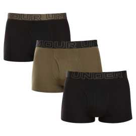 3PACK pánske boxerky Under Armour viacfarebné (1383891 005) M, trenky. Pohodlie pre tvoj výkon – pánske boxerky Under Armour
Keď ide o spodnú bielizeň pre aktívny životný štýl, nemal by si robiť kompromisy. Pánske boxerky Under Armour sú navrhnuté pre mužov, ktorí chcú pohodlie, funkčnosť a štýl v jednom balení. Vďaka premyslenému strihu, funkčnému materiálu a ikonickému dizajnu s výrazným vyšívaným lemom budeš pripravený na akúkoľvek výzvu – od pracovného dňa až po intenzívny tréning.
Príjemný materiál pre aktívny životný štýl
Boxerky sú vyrobené z kvalitnej zmesi bavlny, polyesteru a spandexu. Táto kombinácia prináša to najlepšie z oboch svetov – prírodnú mäkkosť a priedušnosť bavlny doplnenú o rýchloschnúce vlastnosti polyesteru a pružnosť spandexu. Výsledkom je ľahký, pohodlný a odolný materiál, ktorý drží tvar a odvádza vlhkosť od pokožky.
Funkčný dizajn pre štýlových mužov
Jednoduchý, ale výrazný vzhľad s dominantným vytkaným pásom s logom v kontrastnej farbe dodáva boxerkám športový a moderný charakter. Strih s dlhšími nohavičkami poskytuje oporu, zabraňuje treniu stehien a zároveň dodáva pocit istoty pri každom pohybe. Jedinečné vlastnosti boxeriek Under Armour zaručia, že sa stanú tvojím obľúbeným kúskom nielen na šport, ale aj na bežné nosenie.
Prečo by si mal vyskúšať boxerky Under Armour

Vyvážená zmes materiálov: Priedušný, rýchloschnúci a elastický materiál s príjemným pocitom na tele.
Dlhšie nohavice a športový strih: Maximálny komfort bez trenia a s plnou voľnosťou pohybu.
Výrazný dizajn s logom Under Armour: Štýl, ktorý vás bude baviť každý deň.

Spodná bielizeň Under Armour vás podporí pri akejkoľvek aktivite
Spodná bielizeň Under Armour je navrhnutá tak, aby ti umožnila podávať životné výkony – a nezáleží na tom, či sa chystáš na horolezeckú výpravu alebo na náročnú pracovnú schôdzku. Boxerky, nohavičky aj podprsenky si našli svoje miesto v miliónoch zásuviek so spodnou bielizňou po celom svete. Značka Under Armour je zárukou dokonalé funkčnosti, prepracovaných strihov a kvalitných materiálov, ktoré sa dobre nosia.
Ako sa starať o boxerky Under Armour
Aby ti obľúbené boxerky vydržali dlho v perfektnom stave, odporúčame dodržiavať nasledujúce pokyny.

Pranie: Per boxerky na 30 ° C, ideálne naruby. Používaj jemné pracie prostriedky, ktoré šetria ako farbu, tak pružnosť materiálu. Nepoužívaj aviváž - znižuje priedušnosť a funkčnosť vlákien.
Sušenie: Neodporúčame sušiť v sušičke – vysoké teploty by mohli poškodiť elastické vlákna a skrátiť životnosť produktu. Najlepšie je sušenie na vzduchu v tieni.
Žehlenie: Nežehli – boxerky to nepotrebujú, a žehlením by si mohol poškodiť štruktúru materiálu.

Tip: Tvoje obľúbené spodné prádlo si zaslúži jemné zaobchádzanie. A pretože chceme, aby ti vydržalo čo najdlhšie, ponúkame aj množstvo doplnkov na pranie, ktoré sa postarajú o dokonalú čistotu a ochranu materiálu.