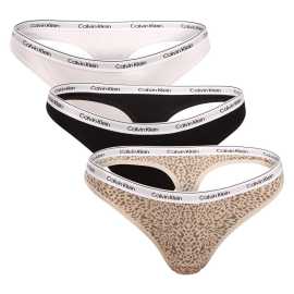 3PACK dámske tangá Calvin Klein viacfarebná (QD5209-3RN) XS. Ikonická elegancia a maximálne pohodlie
Dodajte svojmu šatníku nádych luxusu a exkluzivity s dámskymi tangami Calvin Klein. Vďaka ich minimalistickému dizajnu a ikonickej elastickej tkanine s logom Calvin Klein si užijete štýl, ktorý je ideálny na každodenné nosenie aj špeciálne príležitosti.
Prvotriedny materiál pre celodenné pohodlie
Tanga Calvin Klein sú vyrobené z kvalitnej zmesi bavlny a elastanu, ktorá ponúka mäkkosť, priedušnosť a celodenné pohodlie na pokožke. Vďaka tangám sa budete cítiť sviežo po celý deň a navyše sa vďaka elastanu dokonale prispôsobia vašej postave a ukážu váš zadoček v tom najlepšom svetle. Tanga sú zároveň odolné a zaručujú dlhú životnosť aj po mnohých praniach.
Elegantný dizajn a praktický strih
Jednoduché línie zaručujú, že tangá Calvin Klein sa budú dokonale hodiť ku každému oblečeniu. Vyšívaná guma s ikonickým logom dodáva luxusný nádych. Tanga sú navrhnuté tak, aby zabezpečili maximálne pohodlie počas celodenného nosenia, či už ich použijete pod priliehavé šaty, na šport alebo bežné denné aktivity.
Prečo si zaobstarať tangá Calvin Klein?

Prvotriedny materiál pre maximálne pohodlie a dokonalé prispôsobenie.


Nadčasový dizajn s ikonickou tkanou gumou.


Skvelá voľba na každodenné nosenie, šport a špeciálne príležitosti.

Spodnú bielizeň Calvin Klein milujú ľudia na celom svete
Výnimočná spodná bielizeň Calvin Klein je jednou zo stálic módneho priemyslu. Dámske tangá sú jedným z dôkazov, že Calvin Klein vie, ako spojiť kvalitu so štýlom. Za viac ako 50 rokov svojej existencie značka dokázala, že na trhu so spodnou bielizňou jej môže konkurovať len málokto. Ak sa chcete na svoju spodnú bielizeň spoľahnúť v každej situácii, potom chcete spodnú bielizeň Calvin Klein.
Ako sa starať o tangá Calvin Klein
Na zachovanie kvality a pohodlia postupujte podľa týchto jednoduchých krokov:

Pranie: Perte pri maximálnej teplote 30 °C. Používajte jemné pracie prostriedky, ktoré sú šetrné k materiálu.


Sušenie: Tanga môžete sušiť v bubnovej sušičke na nízkom stupni alebo sušiť na vzduchu mimo dosahu priameho slnečného svetla, aby sa zachovala intenzívna čierna farba.


Žehlenie: Žehlenie nie je potrebné, čo vám ušetrí čas.

Tip: Hľadanie obľúbenej spodnej bielizne môže byť beh na dlhé trate, preto chceme, aby vám obľúbené kúsky dlho vydržali. Preto tu nájdete aj množstvo skvelých pomôcok na pranie spodnej bielizne, ako sú pracie papiere a vrecká na jemnú bielizeň.