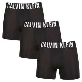 3PACK pánske boxerky Calvin Klein čierne (NB3612A-UB1) XL, trenky. Pánske boxerky Calvin Klein - luxusné pohodlie a nadčasový štýl
Chcete boxerky, ktoré ponúkajú maximálne pohodlie, moderný dizajn a špičkovú kvalitu? Pánske boxerky Calvin Klein sú tou správnou voľbou! Vďaka kombinácii mäkkého, priedušného materiálu a presného strihu vám poskytnú maximálne pohodlie počas celého dňa. Elegantná farebná kombinácia a ikonické logo dodávajú štýl, ktorý nikdy nevyjde z módy.
Prvotriedny materiál pre celodenné pohodlie
Tieto boxerky sú vyrobené z kombinácie polyesteru a elastanu, čo poskytuje dokonalú kombináciu mäkkosti, pružnosti a odolnosti. Materiál je ľahký, vysoko priedušný a odvádza vlhkosť, takže sa budete cítiť sviežo, aj keď ich budete nosiť celý deň. Boxerky sú tiež dokonale elastické, takže perfektne sedia na tele a prispôsobia sa vašim pohybom bez akýchkoľvek obmedzení. Táto kombinácia materiálov je ideálna nielen na bežné nosenie, ale aj na rôzne športové aktivity.
Moderný dizajn a dokonalý strih
Minimalistický vzhľad s elastickým pásom dopĺňa logo Calvin Klein, ktoré dodáva boxerkám luxusný a sofistikovaný štýl. Boxerky majú dlhšie nohavičky, ktoré sú veľmi pohodlné pri dlhých sedeniach a náročnejších pohyboch. Priliehavý strih dokonale kopíruje vašu postavu, čo oceníte vy aj vaše okolie. Vďaka hladkému materiálu sa boxerky výborne hodia aj pod priliehavé oblečenie, ktoré dokonale vynikne.
Prečo si boxerky Calvin Klein zamilujete?

Ľahký a priedušný materiál: Ideálne na každodenné nosenie aj náročné športové aktivity.
Dlhšia nohavička: Poskytuje lepšie krytie a oporu, nezhrňuje sa a neškrtí.
Rýchloschnúce a odolné: Ideálne na aktívny životný štýl.
Nadčasový dizajn: minimalistický dizajn a luxusný vzhľad značky Calvin Klein.

Spodnú bielizeň Calvin Klein milujú ľudia na celom svete.
Pánska spodná bielizeň Calvin Klein patrí k stáliciam módneho priemyslu. Pánske boxerky sú jedným z dôkazov, že Calvin Klein vie, ako spojiť kvalitu so štýlom. Za viac ako 50 rokov svojej existencie značka dokázala, že na trhu so spodnou bielizňou jej môže konkurovať len málokto. Ak sa chcete na svoju spodnú bielizeň spoľahnúť v každej situácii, potom chcete spodnú bielizeň Calvin Klein.
Ako sa starať o boxerky?
Aby si vaše boxerky zachovali dokonalý tvar a kvalitu čo najdlhšie, dodržiavajte tieto pokyny:

Praní: Doporučujeme prát na 30 °C s jemným pracím prostředkem.
Žehlení: Nedoporučuje se, aby nedošlo k poškození materiálu.
Sušenie: Sušenie v sušičke sa neodporúča, radšej sušte voľne na vzduchu.

Tip: Nájsť ten správny kus spodnej bielizne, ktorý vám dokonale padne, môže byť náročné. Keď ho nájdete, oplatí sa oň dobre starať, aby vám dlho vydržal. Tipy, ako to urobiť, nájdete v našom článku.