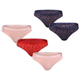 5PACK dámske tangá Tommy Hilfiger viacfarebné (UW0UW06136 0WJ) S. Elegancia, ktorú si zamilujete - dámske tangá Tommy Hilfiger
Doprajte si luxusný pocit každý deň s dámskymi tangami Tommy Hilfiger. Tieto ikonické tangá spájajú minimalistický dizajn, sofistikovanosť a maximálne pohodlie v jednom. Ideálna voľba pre ženy, ktoré chcú byť štýlové do posledného detailu - či už máte na sebe priliehavé šaty, legíny alebo chcete byť jednoducho neodolateľne sebavedomé.
Ľahký a hebký materiál pre maximálne pohodlie
Tanga Tommy Hilfiger sú vyrobené z mäkkého umelého vlákna, ktoré je ľahké, priedušné a príjemné na telo. Vďaka vysokému podielu polyamidu je materiál odolný a zároveň jemný na dotyk. Elastan poskytuje pružnosť, takže spodná bielizeň sa dokonale prispôsobí vášmu pohybu bez toho, aby tlačila alebo sa zarezávala.
Nadčasový štýl s ikonickým podpisom
Tieto tangá vás nadchnú svojím čistým, elegantným a dokonale univerzálnym dizajnom. Tkaná guma s logom Tommy Hilfiger dodáva moderný športovo-elegantný šmrnc a zároveň dobre udržiava spodnú bielizeň na svojom mieste. Nízky pás a minimalistický zadný diel sa dokonale hodia pod priliehavé oblečenie.
Prečo si tangá Tommy Hilfiger zamilujete

Elegantný dizajn s jemnou značkovou gumou.
Mäkký, ľahký a pohodlný materiál.
Perfektný strih, ktorý sa neprejavuje pod oblečením.
Ideálna kombinácia štýlu a pohodlia.

Tommy Hilfiger je značka pre všetky moderné ženy.
Spodná bielizeň Tommy Hilfiger predstavuje dokonalú harmóniu medzi klasickým a moderným vzhľadom. Či už si vyberiete tangá alebo tričko, môžete sa spoľahnúť, že budete vyzerať elegantne a akoby ste vystúpili z módneho časopisu. A samozrejme, Tommy Hilfiger má aj pánske kúsky, ako sú pohodlné boxerky a štýlové pyžamá.
Ako sa starať o tangá Tommy Hilfiger
Aby vaša obľúbená spodná bielizeň dlho vyzerala ako nová, odporúčame vám dodržiavať tieto zásady starostlivosti.

Pranie: Per pri maximálnej teplote 30 °C, ideálne v ochrannom sáčku. Používaj jemný prací prostriedok bez agresívnych chemikálií a bielizeň otáčaj naruby.
Sušenie: Nesuš v sušičke – horúci vzduch by mohol poškodiť vlákna a gumu. Nechaj voľne uschnúť na vzduchu, najlepšie v tieni.
Žehlenie: Áno, ale opatrne – na nízku teplotu a ideálne cez ochrannú látku, aby nedošlo k poškodeniu povrchu.

Tip: Vaša obľúbená spodná bielizeň si zaslúži šetrné zaobchádzanie. A pretože chceme, aby vám dlho vydržala, ponúkame aj množstvo doplnkov na pranie, aby bol materiál dokonale čistý a chránený.
