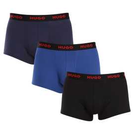 3PACK pánske boxerky HUGO viacfarebné (50469766 420) L, trenky. Prémiové pohodlie a minimalistický štýl v pánskych boxerkách HUGO
Stavte na nadčasovú eleganciu a špičkový komfort s pánskymi boxerkami HUGO. Tento štýlový kúsok spodnej bielizne kombinuje jednoduchý dizajn, prémiové materiály a kvalitné spracovanie, aby ste sa cítili sebaisto každý deň. Či už idete do práce, na rande alebo do posilňovne, boxerky HUGO vás nesklamú.
Materiál, ktorý vám dokonale padne
Kombinácia vysokokvalitnej bavlny s prímesou elastanu zaručuje optimálnu kombináciu pohodlia a pružnosti. Bavlna je príjemná na dotyk, priedušná a jemná k pokožke, zatiaľ čo elastan zaručuje, že boxerky sa dokonale prispôsobia vášmu telu, netlačia a nekrčia - naopak, zvýraznia vaše prednosti a dodajú vám sebavedomie.
Štýl, ktorý hovorí sám za seba
Striedma farebnosť je vhodná pre všetkých mužov, ktorí nemajú radi módne výstrelky. Minimalistický dizajn s moderným nádychom doplní každý outfit. Elastický pás je pohodlný a udrží boxerky na svojom mieste. Boxerky majú kratšie nohavice, ktoré sa nikde nevyhrňujú, poskytujú maximálnu voľnosť pohybu a dobre sa hodia pod priliehavé nohavice. Tento strih je ideálnou voľbou na bežné nosenie, sedavé zamestnanie, cvičenie a cestovanie.
Prečo si zamilujete boxerky HUGO

Prvotriedny materiál v kombinácii bavlny a elastanu.
Elegantný dizajn v klasických farbách.
Kratšie nohavičky pre väčšie pohodlie.

Spodná bielizeň Hugo pre milovníkov pohodlia a luxusu
Značka spodnej bielizne Hugo patrí do rodiny odevov Hugo Boss a vyniká kvalitnými materiálmi a precíznym spracovaním. Spodná bielizeň Hugo je určená predovšetkým mladším zákazníkom, ktorým prináša nadčasové strihy v modernom dizajne, plné výrazných farieb a vzorov, ktoré oslovia aj tých najnáročnejších zákazníkov.
Ako sa starať o boxerky HUGO
Aby vaše obľúbené boxerky dlho vydržali, odporúčame dodržiavať tieto tipy.

Pranie: Per je pri teplote 40 °C. Používaj jemné pracie prostriedky bez bielidiel, aby sa zachovala pružnosť a intenzita farieb.
Sušenie: Boxerky môžeš sušiť v sušičke na šetrný program. Vyhni sa vysokým teplotám, ktoré môžu negatívne ovplyvniť elasticitu materiálu.
Žehlenie: Pokiaľ je potrebné, žehli ich naruby pri nižšej teplote. Tým ochrániš potlač aj gumu a predĺžiš životnosť bielizne.

Tip: Staňte sa expertom na údržbu spodnej bielizne vďaka radám v našom článku a doprajte svojim obľúbeným kúskom starostlivosť, ktorú si zaslúžia.