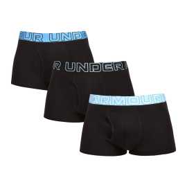 3PACK pánske boxerky Under Armour čierne (1383891 003) XXL, trenky. Pohodlie pre tvoj výkon – pánske boxerky Under Armour
Keď ide o spodnú bielizeň pre aktívny životný štýl, nemal by si robiť kompromisy. Pánske boxerky Under Armour sú navrhnuté pre mužov, ktorí chcú pohodlie, funkčnosť a štýl v jednom balení. Vďaka premyslenému strihu, funkčnému materiálu a ikonickému dizajnu s výrazným vyšívaným lemom budeš pripravený na akúkoľvek výzvu – od pracovného dňa až po intenzívny tréning.
Príjemný materiál pre aktívny životný štýl
Boxerky sú vyrobené z kvalitnej zmesi bavlny, polyesteru a spandexu. Táto kombinácia prináša to najlepšie z oboch svetov – prírodnú mäkkosť a priedušnosť bavlny doplnenú o rýchloschnúce vlastnosti polyesteru a pružnosť spandexu. Výsledkom je ľahký, pohodlný a odolný materiál, ktorý drží tvar a odvádza vlhkosť od pokožky.
Funkčný dizajn pre štýlových mužov
Jednoduchý, ale výrazný vzhľad s dominantným vytkaným pásom s logom v kontrastnej farbe dodáva boxerkám športový a moderný charakter. Strih s dlhšími nohavičkami poskytuje oporu, zabraňuje treniu stehien a zároveň dodáva pocit istoty pri každom pohybe. Jedinečné vlastnosti boxeriek Under Armour zaručia, že sa stanú tvojím obľúbeným kúskom nielen na šport, ale aj na bežné nosenie.
Prečo by si mal vyskúšať boxerky Under Armour

Vyvážená zmes materiálov: Priedušný, rýchloschnúci a elastický materiál s príjemným pocitom na tele.
Dlhšie nohavice a športový strih: Maximálny komfort bez trenia a s plnou voľnosťou pohybu.
Výrazný dizajn s logom Under Armour: Štýl, ktorý vás bude baviť každý deň.

Spodná bielizeň Under Armour vás podporí pri akejkoľvek aktivite
Spodná bielizeň Under Armour je navrhnutá tak, aby ti umožnila podávať životné výkony – a nezáleží na tom, či sa chystáš na horolezeckú výpravu alebo na náročnú pracovnú schôdzku. Boxerky, nohavičky aj podprsenky si našli svoje miesto v miliónoch zásuviek so spodnou bielizňou po celom svete. Značka Under Armour je zárukou dokonalé funkčnosti, prepracovaných strihov a kvalitných materiálov, ktoré sa dobre nosia.
Ako sa starať o boxerky Under Armour
Aby ti obľúbené boxerky vydržali dlho v perfektnom stave, odporúčame dodržiavať nasledujúce pokyny.

Pranie: Per boxerky na 30 ° C, ideálne naruby. Používaj jemné pracie prostriedky, ktoré šetria ako farbu, tak pružnosť materiálu. Nepoužívaj aviváž - znižuje priedušnosť a funkčnosť vlákien.
Sušenie: Neodporúčame sušiť v sušičke – vysoké teploty by mohli poškodiť elastické vlákna a skrátiť životnosť produktu. Najlepšie je sušenie na vzduchu v tieni.
Žehlenie: Nežehli – boxerky to nepotrebujú, a žehlením by si mohol poškodiť štruktúru materiálu.

Tip: Tvoje obľúbené spodné prádlo si zaslúži jemné zaobchádzanie. A pretože chceme, aby ti vydržalo čo najdlhšie, ponúkame aj množstvo doplnkov na pranie, ktoré sa postarajú o dokonalú čistotu a ochranu materiálu.