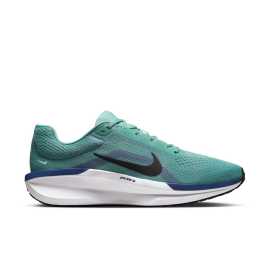 Nike M Winflo 11 Run Shoes 40,5. Každý krok sa počíta Objavte nové možnosti s bežeckou obuvou Nike Winflo 11 , ktorá je navrhnutá tak, aby vás sprevádzala pri každodenných tréningoch aj dlhých behoch. Táto obuv spája moderné technológie s pohodlným dizajnom, aby bol každý váš krok rýchlejší, ľahší a pohodlnejší. Výhody  Ľahký a citlivý krok: pena Cushlon 3.0 a jednotka Nike Air poskytujú skvelé odpruženie a návratnosť energie. Priedušný zvršok: Jednovrstvová sieťovina poskytuje optimálne prúdenie vzduchu a pohodlie aj pri dlhších behoch. Elastický pásik v strede topánky sa prispôsobí vášmu chodidlu a poskytuje stabilitu tam, kde ju najviac potrebujete. Priľnavosť na každom povrchu: Gumová podrážka s mriežkovým vzorom inšpirovaným vaflemi zaisťuje spoľahlivú trakciu na ceste a chodníku.   S obuvou Nike Winflo 11 zdoláte každý kilometer s ľahkosťou a istotou. Bežte k svojim cieľom - každým krokom bližšie k dokonalosti!Horná Sieťovina. Je taká ľahká, že ani nebudete vedieť, že ju máte na sebe. A okrem toho vám poskytne potrebnú oporu presne tam, kde ju potrebujete.Podrážka - guma  S gumovou podrážkou sa proste nedá nič pokaziť. Dlho vydrží, ľahko sa čistí a má skvelú trakciu.Technológia Pena Cushion 3.0 je ako superpohodlný matrac pre vaše nohy - mäkká, pružná, ale zároveň odolná, takže zvládne maratóny aj šprinty do obchodu. Ide o tretiu generáciu technológie odpruženia, ktorá zaručuje, že sa pri každom kroku budete cítiť ako na obláčiku (ale s lepšou priľnavosťou). A čo je najdôležitejšie - táto pena sa len tak "nerozbije", takže vám bude slúžiť verne a dlho!TECHNOLÓGIA Nike Air. Technológia funguje na princípe stlačeného vzduchu uzavretého v pevnej a zároveň pružnej kapsule. Ponúka väčšiu pružnosť a ohybnosť pri zachovaní pevnej konštrukcie. Jednotky Air Sole pružne držia tvar, pohlcujú energiu pri dopade a súčasne sú ľahké a pohodlné.
