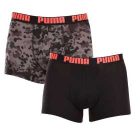 2PACK pánske boxerky Puma viacfarebné (701228672 001) M, trenky. Pánske boxerky Puma prinášajú pohodlie a štýl na každý deň
Užite si dokonalú kombináciu pohodlia a moderného štýlu s pánskymi boxerkami Puma. Vďaka kvalitnému materiálu a nadčasovému dizajnu sú ideálne na každodenné nosenie, či už do práce, na šport, alebo len na relax doma. Boxerky Puma potešia každého muža, ktorý hľadá jednoduchý vzhľad a maximálnu kvalitu pre svoje pohodlie.
Kvalitný materiál, ktorý vás nesklame
Boxerky sú vyrobené z prvotriednej bavlnenej zmesi s prímesou elastanu, ktorá zaručuje ich mäkkosť, priedušnosť a pružnosť. Bavlnený základ poskytuje príjemný pocit na pokožke, zatiaľ čo elastan zaručuje, že boxerky sa prispôsobia vášmu telu a zachovajú si svoj tvar aj po opakovanom nosení.
Moderný dizajn a presný strih na každodenné nosenie
Nadčasové farebné prevedenie si nájde miesto v šatníku každého štýlového muža. Elastický pás s logom Puma dodáva boxerkám mierne športový vzhľad. Dlhšie nohavice zaručujú pohodlie a podporu počas celého dňa, či už vás čaká dlhý deň v kancelárii alebo za volantom, alebo náročnejšie športové aktivity. Praktický strih umožňuje voľnosť pohybu a je vhodný na aktívny životný štýl aj voľné chvíle.
Prečo si kúpiť boxerky Puma

Štýlový a moderný dizajn: Minimalistický vzhľad s pohodlným elastickým pásom dodáva boxerkám elegantný štýl vhodný pre každého muža.
Kvalitný materiál: Zmes bavlny a elastanu poskytuje mäkkosť, priedušnosť a odolnosť, takže boxerky sa dokonale prispôsobia vášmu telu a dlho vydržia.
Presný strih a dokonalá podpora: Dlhšie nohavice poskytujú dostatočné krytie a zabraňujú odieraniu stehien.

Spodná bielizeň Puma sa hodí nielen športovcom
Značka Puma je známa po celom svete vďaka svojmu oblečeniu a spodnej bielizni, ktorú nosia slávni športovci. Ponožky, tričká, podprsenky alebo boxerky Puma však môžete nosiť nielen do posilňovne, ale na všetky príležitosti, hanbu vám neurobia ani na výlete či v práci. Nech už si vyberiete akýkoľvek kúsok, môžete sa tešiť na pohodlný materiál a precízny strih, ktorý vám ľahko padne.
Ako sa starať o boxerky Puma
Aby vám nové boxerky dlho vydržali, odporúčame dodržiavať tieto pokyny.

Pranie: Odporúčame prať pri maximálnej teplote 40 °C, aby sa zachovala kvalita materiálu.
Žehlenie: Nežehlite, aby ste nepoškodili elastické vlákna.
Sušenie: Neodporúča sa používať sušičku, aby boxerky nestratili svoju pružnosť a tvar.

Tip: Hľadanie obľúbenej spodnej bielizne môže byť beh na dlhé trate, preto chceme, aby vám obľúbené kúsky dlho vydržali. Preto tu nájdete aj množstvo skvelých pomôcok na pranie spodnej bielizne, ako sú pracie papiere a vrecká na jemnú bielizeň.