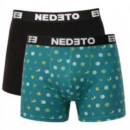 2PACK pánske boxerky Nedeto viacfarebné (2NBV12) L, trenky. Vnesiete trochu humoru do svojho šatníka s boxerkami Nedeto
Zbavte sa nudy a pridajte do svojho šatníka zdravú dávku štýlu a originality! Pánske boxerky Nedeto s originálnymi potlačami vás rozosmejú hneď ráno a poskytnú vám dokonalé pohodlie po celý deň. Sú ideálne pre každého, kto sa nebojí byť trochu hravý – či už ich nosíte v práci, pri relaxovaní doma alebo na výlete.
Pohodlný materiál pre ideálne pohodlie
Boxerky sú vyrobené z mäkkého a priedušného materiálu z bavlny s prímesou elastanu, vďaka čomu sa prispôsobia vášmu telu bez toho, aby vás akokoľvek obmedzovali. Materiál je jemný k pokožke, dobre odvádza vlhkosť a vďaka elastanu si boxerky zachovávajú svoj tvar aj po opakovanom praní.
Výrazný dizajn, ktorý vás pobaví
Zábavný potlač vytvára svieži a veselý vzhľad, ktorý vám zaručene zdvihne náladu. Ak hľadáte spodnú bielizeň, ktorá je nielen pohodlná, ale aj originálna, táto je tá pravá. Tkaný elastický pás je diskrétny a nenarušuje celkový vzhľad, pričom spoľahlivo drží boxerky na mieste bez toho, aby sa zarezával. Priliehavý strih s dlhšími nohavicami je navrhnutý tak, aby sa boxerky neposúvali ani nevyťahovali. Vďaka tomu sú vhodné nielen na každodenné nosenie, ale aj do kancelárie, na cestovanie, ľahké športové aktivity alebo relaxovanie cez víkend.
Prečo vyskúšať boxerky Nedeto

Naša značka Nedeto: Kvalita, ktorú sami garantujeme a testujeme.
Originálny dizajn: Hravý štýl, ktorý vás rozosmeje.
Pohodlný materiál a strih: Vhodné na každodenné nosenie, relax a voľný čas.

Česká značka Nedeto ponúka kvalitné spodné prádlo za skvelú cenu
Nielenže predávame spodné prádlo Nedeto, ale tiež stojíme za jeho výrobou. To znamená, že sme ho sami starostlivo otestovali a ručíme zaň. Či už si objednáte boxerky alebo ponožky, vždy sa môžete tešiť na prvotriednu kvalitu za rozumnú cenu. Značka Nedeto má niečo pre mužov aj ženy – v našej ponuke nájdete aj štýlové nohavičky (vrátane nohavičiek na menštruáciu). Výrobky Nedeto sa vyrábajú v Turecku.
Ako sa starať o boxerky Nedeto
Aby vaše obľúbené boxerky dlho vyzerali ako nové, odporúčame dodržiavať tieto pokyny na údržbu.

Pranie: Boxerky perte na 30 °C, najlepšie naruby. Tým ochránite potlač a farbu. Používajte jemný prací prostriedok bez agresívnych bielidiel, ktoré by mohli poškodiť elastické vlákna alebo potlač.
Sušenie: Nesušte v sušičke. Sušte na rovnej ploche, ale vyhnite sa priamemu slnečnému žiareniu, aby nedošlo k vyblednutiu farieb.
Žehlenie: Áno, boxerky môžete žehliť na nízkej teplote, ideálne naruby, aby nedošlo k poškodeniu vzoru a elastických vlákien.

Tip: Staňte sa odborníkom na starostlivosť o spodnú bielizeň vďaka tipom v našom článku a poskytnite svojim obľúbeným kúskom starostlivosť, ktorú si zaslúžia.