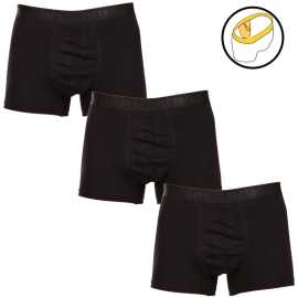3PACK pánske boxerky Pietro Filipi balls holder čierné (3PBHC1) L, trenky. Zaži maximálne pohodlie a podporu s boxerkami Pietro Filipi
Pánske boxerky z kolekcie Pietro Filipi sú navrhnuté pre mužov, ktorí ocenia maximálny komfort a funkčný dizajn. Vďaka špeciálnej funkcii „balls holder“ poskytujú boxerky extra podporu a pohodlie pre tvoj riad. Luxusný materiál a moderný dizajn sa hodí na každodenné nosenie aj špeciálne príležitosti, v každej situácii sa budeš cítiť komfortne a sebavedome.
Prémiový materiál pre tvoj dokonalý komfort
Boxerky sú vyrobené zo zmesi bavlny a elastanu, takže sú dobre priedušné a príjemné na dotyk. Zároveň sú pružné a perfektne sa prispôsobia tvojej postave. Bavlna je ideálna na dlhodobé nosenie, pretože umožňuje pokožke dýchať, čo prispieva k pocitu sviežosti a výnimočnosti po celý deň.
Boxerky Pietro Filipi ťa nadchnú svojim dizajnom
Boxerky Pietro Filipi sú vybavené unikátnou funkciou „balls holder“, ktorá poskytuje dodatočnú podporu tam, kde je to najviac potrebné. Dlhšie nohavičky zaisťujú lepšie krytie a stabilitu počas pohybu, zatiaľ čo vytkávaná guma s logom Pietro Filipi v luxusnom dizajne prináša komfort bez nepríjemného zarezávania. Elegantné prevedenie v čiernej farbe je dokonale nadčasové a hodí sa na každú príležitosť. Tento premyslený kúsok spodnej bielizne je ideálny pre aktívnych mužov, ktorí si chcú dopriať niečo výnimočné.
Benefity, ktoré oceníš každý deň

Unikátny „balls holder“ funkcie: Poskytuje extra podporu a pohodlie.


Dlhšie nohavičky: Zaisťujú lepšie krytie a stabilitu pri pohybe.


Pohodlná vytkávaná guma: Príjemná guma, ktorá drží boxerky na mieste bez nepríjemného tlaku.

Spodná bielizeň Pietro Filipi pre všetkých štýlových mužov
Česká prémiová značka Pietro Filipi má u nás dlhú tradíciu. Pôvodne sa značka špecializovala na moderné oblečenie pre biznis, ktoré si obľúbili tisíce ľudí nielen u nás, ale aj na zahraničných trhoch. Spodná bielizeň Pietro Filipi pokračuje v tradícii špičkových výrobkov s moderným dizajnom, ktoré osviežia tvoj šatník a pristanú ti. Boxerky sú vyrobené v Turecku.
Ako sa starať o svoje obľúbené boxerky
Aby tvoje nové boxerky zostali v skvelej kondícii, je dôležité dodržiavať nasledujúce pokyny:

Pranie: Odporúčame prať boxerky na 40 °C. Jemné pracie prostriedky pomôžu zachovať pružnosť a kvalitu bavlny.


Sušenie: Boxerky sušiť v sušičke, aby nedošlo k poškodeniu elastanu.


Žehlenie: Je možné žehliť pri nízkej teplote, ale odporúčame žehliť naruby, aby sa zachovala kvalita materiálu a loga.