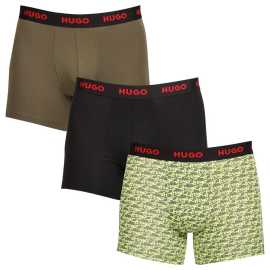 3PACK Moške boksarice HUGO večbarvne (50510192 321) M.
Stavite na brezčasno eleganco in vrhunsko udobje z moškimi boksericami HUGO.
Material, ki se vam popolnoma prilagodi
Kombinacija visokokakovostnega bombaža s pridihom elastana zagotavlja optimalno kombinacijo udobja in prilagodljivosti.
Stil, ki govori sam zase
Trezna barvna shema je primerna za vse moške, ki ne marajo ekscentričnosti.
Zakaj vam bodo všeč bokserice HUGO

Vrhunski material v kombinaciji bombaža in elastana.
Elegantna zasnova v klasičnih barvah.
Daljše noge za večje udobje.

Spodnje perilo Hugo za ljubitelje udobja in razkošja
Blagovna znamka spodnjega perila Hugo spada v družino oblačil Hugo Boss in se odlikuje po kakovostnih materialih in natančni izdelavi.
Kako skrbeti za bokserje HUGO
Če želite, da bodo vaše najljubše bokserice dolgo zdržale, vam priporočamo, da upoštevate naslednje nasvete.

Pralnica: Pero ima temperaturo 40 °C.
Sušenje: Bokserje lahko sušite v sušilnem stroju na nežnem programu.
Likanje: Če je treba, jih likate na notranji strani pri nižji temperaturi.

Nasvet: Postanite strokovnjak za vzdrževanje spodnjega perila z z nasveti v našem članku in svojim najljubšim kosom zagotovite nego, ki si jo zaslužijo.