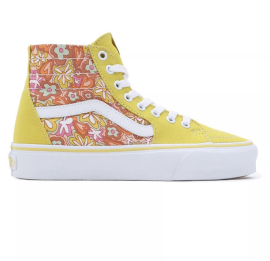 Vans SK8-Hi Tapered 40,5. Vrch - textília  Textilné vrchy sú úplne ideálne pre svoju priedušnosť do teplejších dní. Len pozor na odieranie, s odolnosťou je to trochu horšie ako napríklad pri koži.Podrážka - guma  S gumovou podrážkou sa proste nedá nič pokaziť. Dlho vydrží, ľahko sa čistí a má skvelú trakciu.Tip: Aby ti topánky vydržali čo najdlhšie krásne a čisté, odporúčame sa o ne starať ako o bábätko. Pomôžu ti v tom výrobky na čistenie obuvi => vyskúšaj!