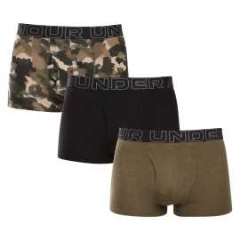 3PACK pánske boxerky Under Armour viacfarebné (1383892 391) M, trenky. Pánske boxerky Under Armour – štýl, ktorý vás zaujme na prvý dotyk
Zažite maximálny komfort s pánskymi boxerkami Under Armour, ktoré kombinujú moderný dizajn, pohodlný materiál a funkčný strih. Sú ideálne na každodenné nosenie a aktívny životný štýl – sú ľahké, pružné a dokonale prispôsobivé. Minimalistický vzhľad s tkanou gumou a jemným logom Under Armour zdôrazňuje ich športovú eleganciu.
Vysoko kvalitný materiál pre celodenné pohodlie
Boxerky sú vyrobené z prémiovej zmesi bavlny, polyesteru a spandexu, ktorá kombinuje výhody prírodných a funkčných vlákien. Bavlna dodáva mäkkosť a príjemný pocit na pokožke, zatiaľ čo syntetické vlákna zaisťujú priedušnosť, ľahkosť a rýchle schnutie. Výsledkom je materiál, ktorý je pohodlný na nosenie, odvádza vlhkosť a zachováva si svoj tvar aj po opakovanom praní.
Moderný strih a funkčné detaily
Boxerky majú kratšie nohavice, ktoré poskytujú voľnosť pohybu bez vyhrňovania. Tkaný pás s logom Under Armour je mäkký, ale dostatočne pevný, aby boxerky držali na mieste po celý deň. Anatomický strih sa prispôsobuje telu, zdôrazňuje siluetu a zaručuje maximálny komfort bez otlakov a podráždenia. Vďaka premyslenému dizajnu sú boxerky Under Armour vhodné na každodenné nosenie do práce, na aktívny deň plný športových výkonov alebo na dlhé cesty.
Prečo vyskúšať boxerky Under Armour

Pohodlný materiál – ľahký, pružný a odolný.
Kratšie nohavice a ergonomický strih pre voľnosť a pohodlie.
Štýlový tkaný elastický pás s logom Under Armour pre športovú eleganciu.

Spodná bielizeň Under Armour pre aktívny životný štýl
Značku Under Armour založil bývalý americký futbalista Kevin Plank, ktorý nebol spokojný so svojím športovým oblečením, ktoré sa ľahko spotilo a rozhodne nevoňalo príjemne. Dnes športové oblečenie a spodná bielizeň Under Armour nosia svetové hviezdy vo všetkých športoch a teraz sa k nim môžete pridať aj vy. Hneď na prvý pokus vás ohromia sofistikované strihy a vysoko kvalitné materiály, ktoré podporia váš výkon.
Ako sa starať o boxerky Under Armour
Aby vaše obľúbené boxerky zostali dlho v skvelom stave, odporúčame dodržiavať tieto pokyny na údržbu.

Pranie: Prajte na 30 °C, ideálne naruby. Používajte jemné pracie prostriedky bez aviváže alebo bielidiel, aby ste zachovali funkčnosť vlákien.
Sušenie: Nesušte v sušičke. Nechajte boxerky vyschnúť na vzduchu – zachováte tak ich pružnosť a farby.
Žehlenie: Nežehlite. Materiál sa sám vyhladí a teplo by mohlo poškodiť elastan.

 
Tip: Nájdenie správneho kusu spodnej bielizne, ktorý vám perfektne sedí, môže byť niekedy náročné. Keď ho nájdete, stojí za to sa oň dobre starať, aby vám vydržal čo najdlhšie. Tipy, ako na to, nájdete v našom článku.