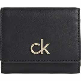 Calvin Klein Dámska peňaženka K60K608456BAX.
Dámska peňaženka,
sa specifální technológiou RFID - ochrana kariet pred zneužitím,
sloty na karty,
priehradka na bankovky,
vrecko na drobné so zapínaním na patent.